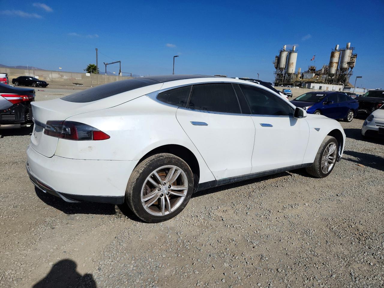2013 Tesla Model S White vin: 5YJSA1CN6DFP28030