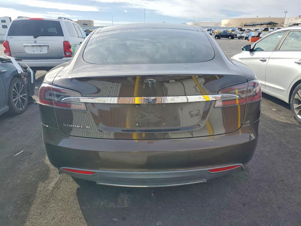 2013 Tesla Model S Brown vin: 5YJSA1CN7DFP04271