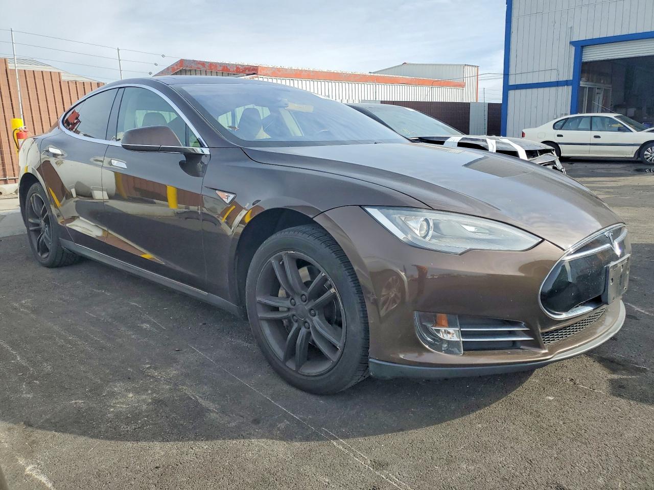 2013 Tesla Model S Brown vin: 5YJSA1CN7DFP04271