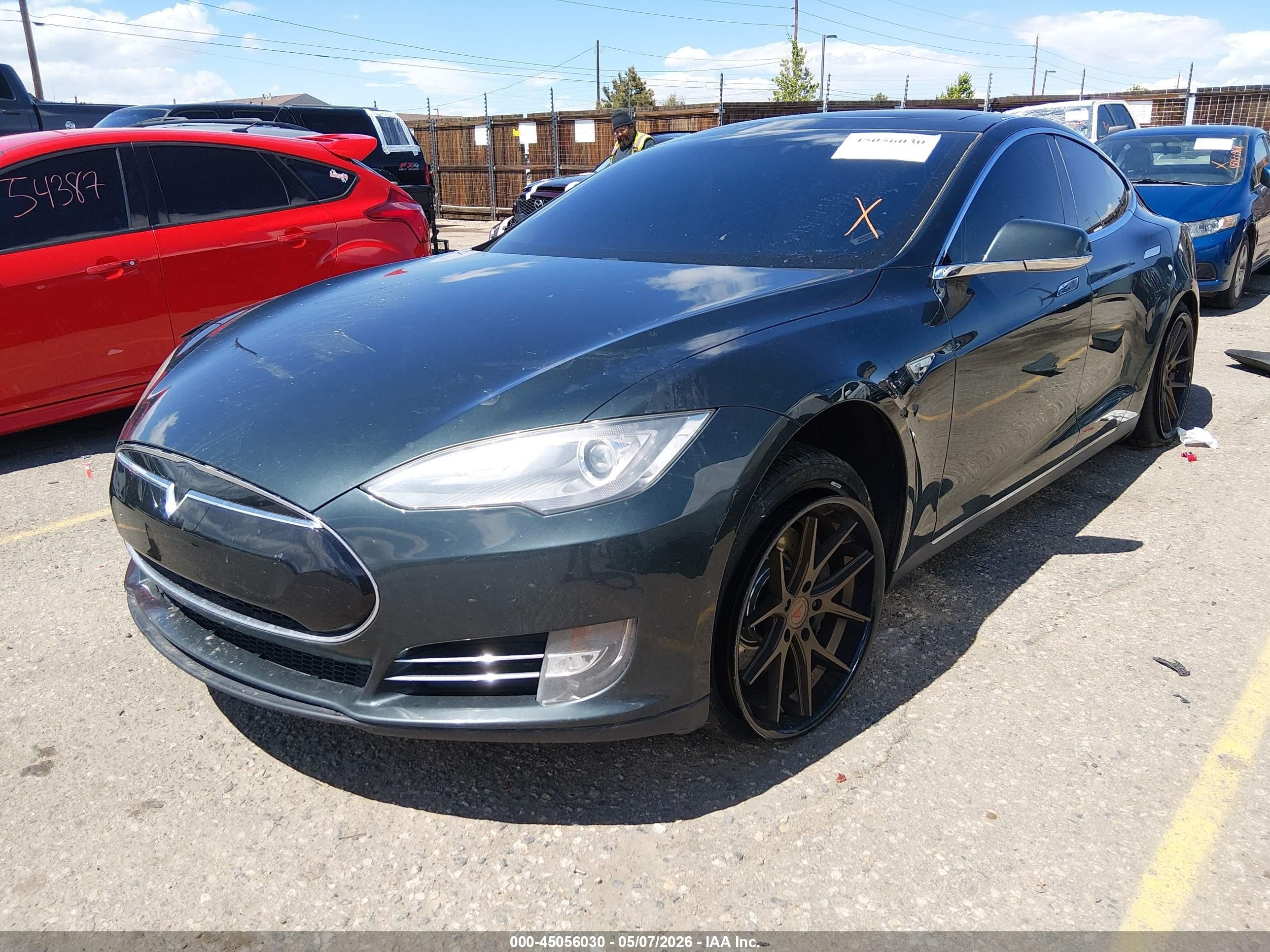 2013 Tesla Model S   Green vin: 5YJSA1CN7DFP06019