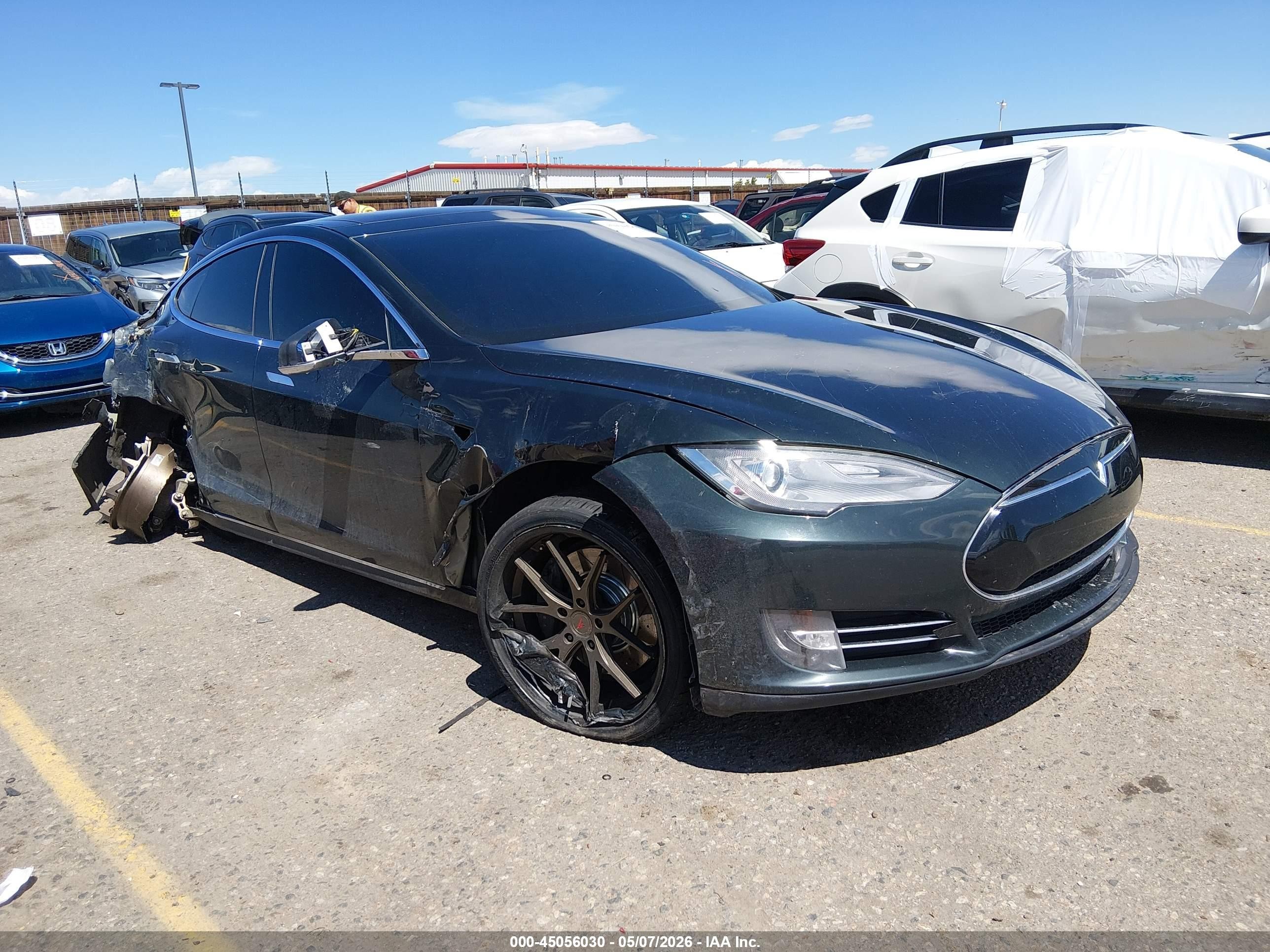2013 Tesla Model S Green vin: 5YJSA1CN7DFP06019