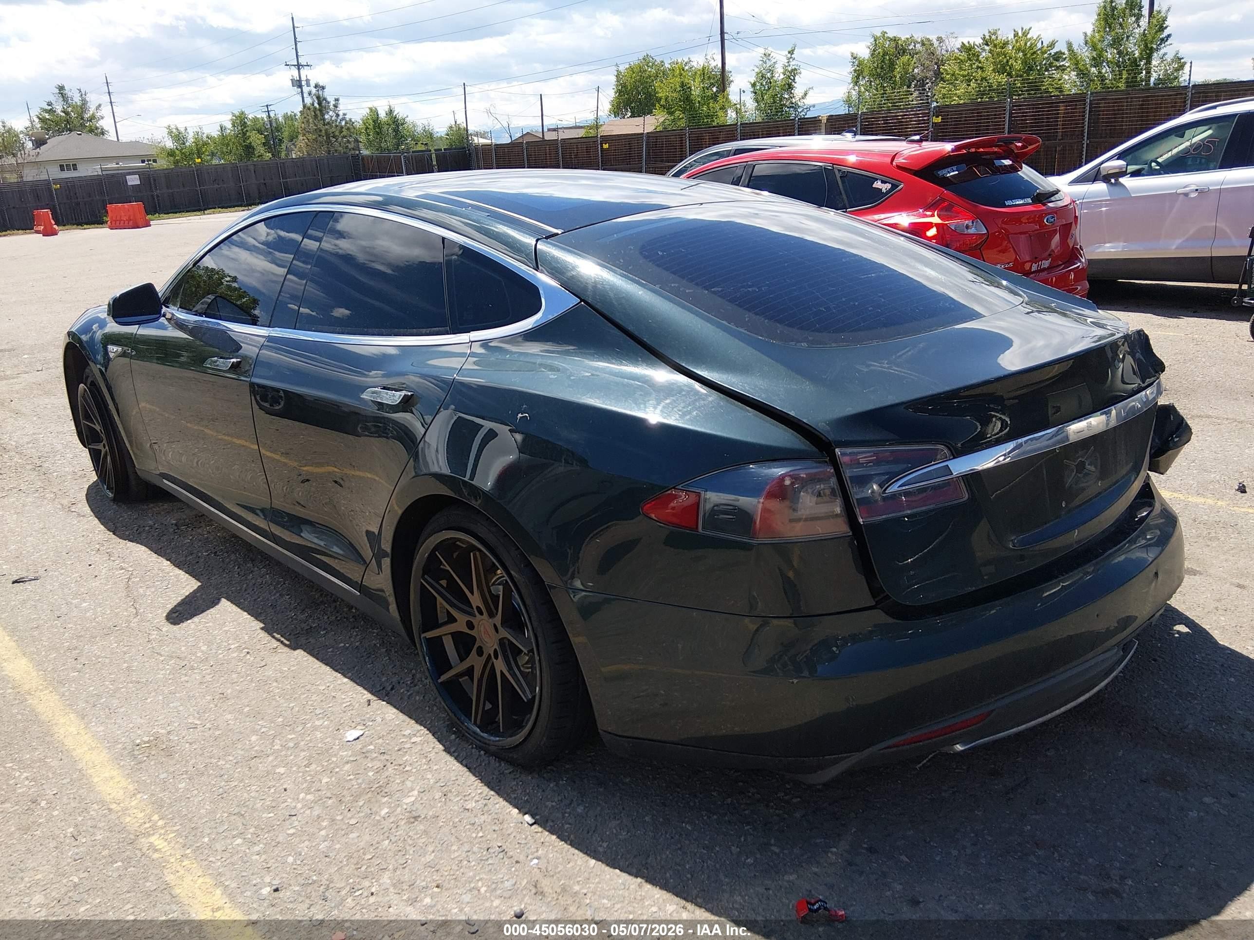 2013 Tesla Model S   Green vin: 5YJSA1CN7DFP06019