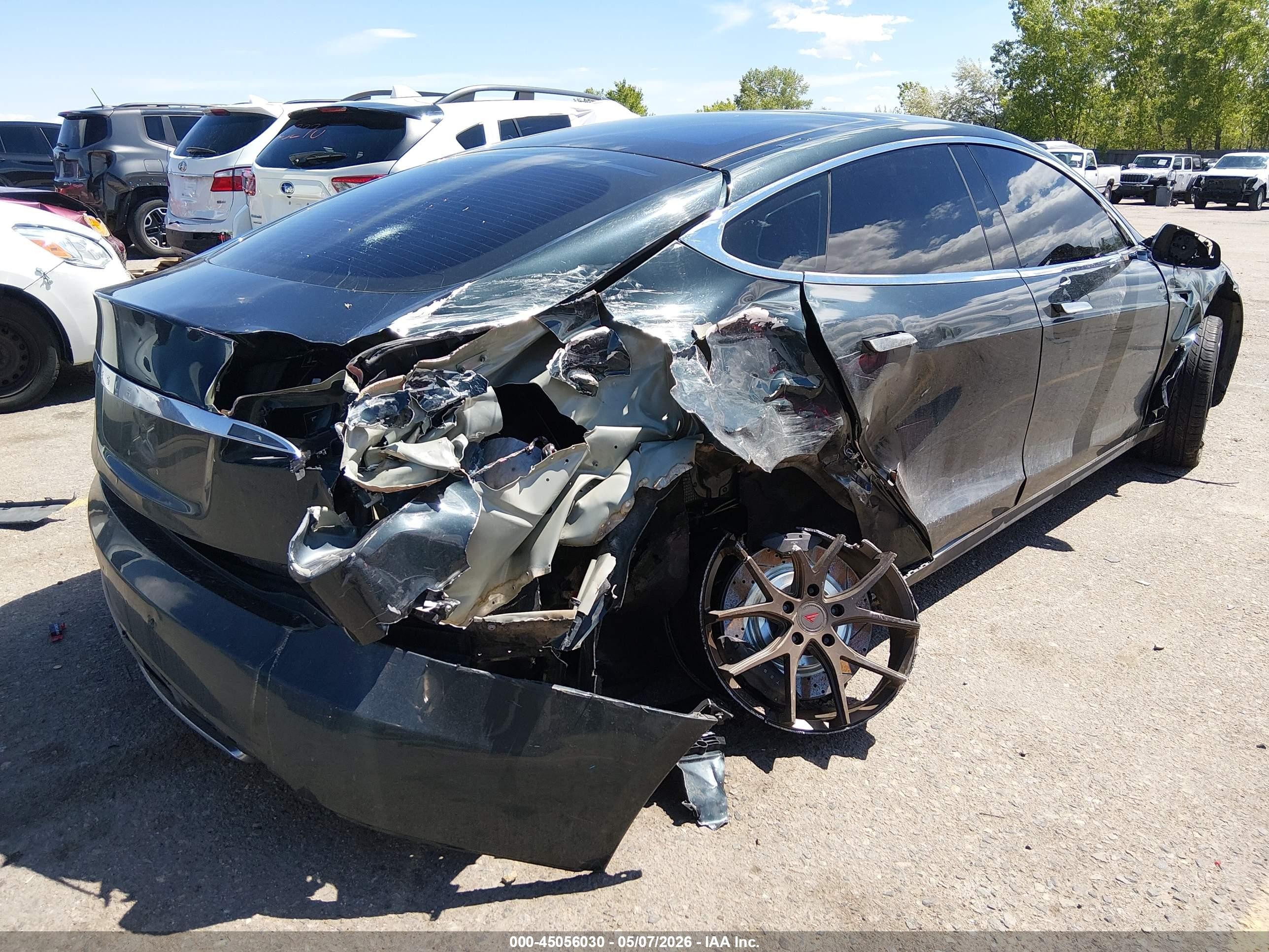 2013 Tesla Model S   Green vin: 5YJSA1CN7DFP06019