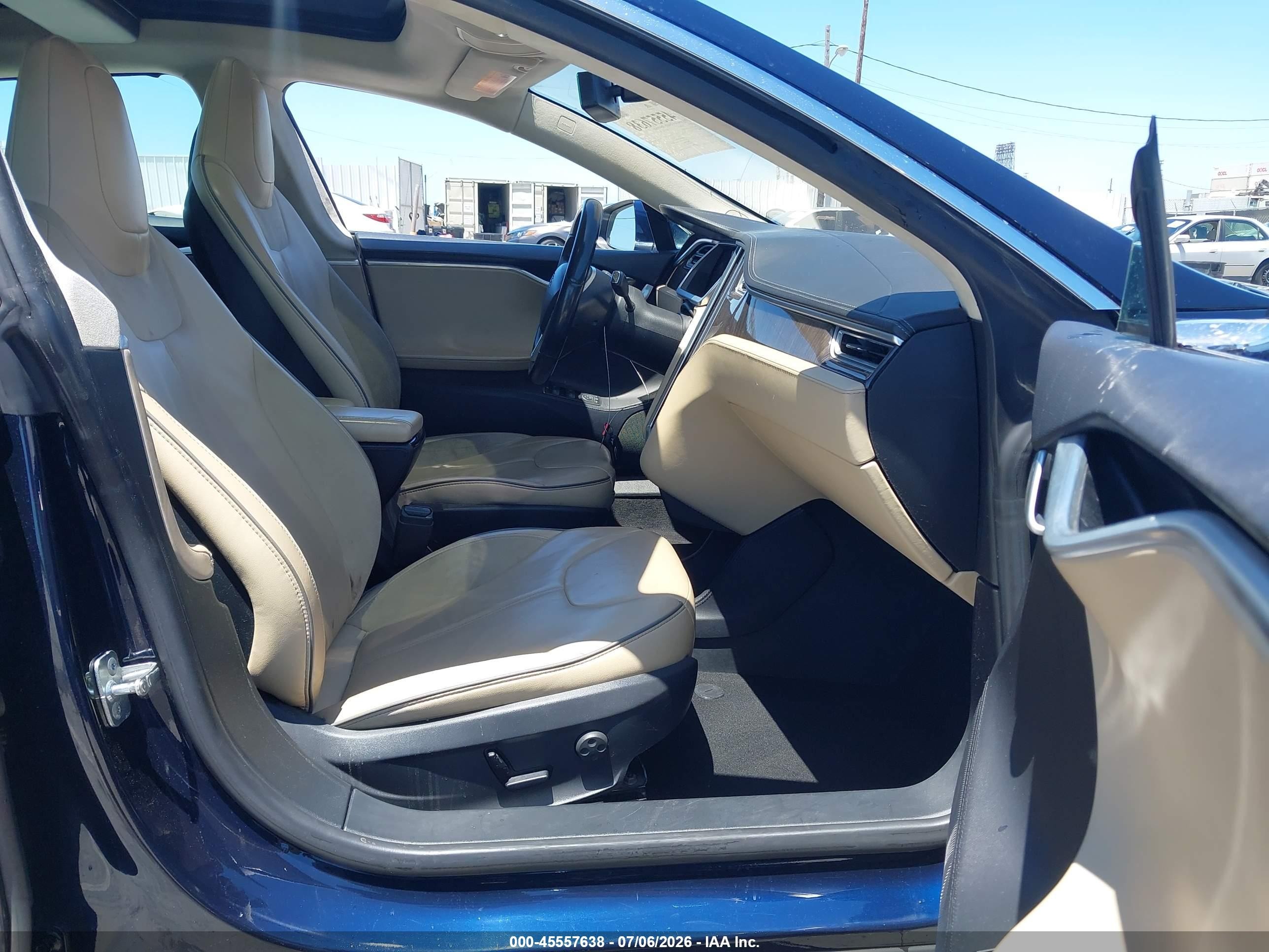 2013 Tesla Model S   Blue vin: 5YJSA1CN8DFP28983
