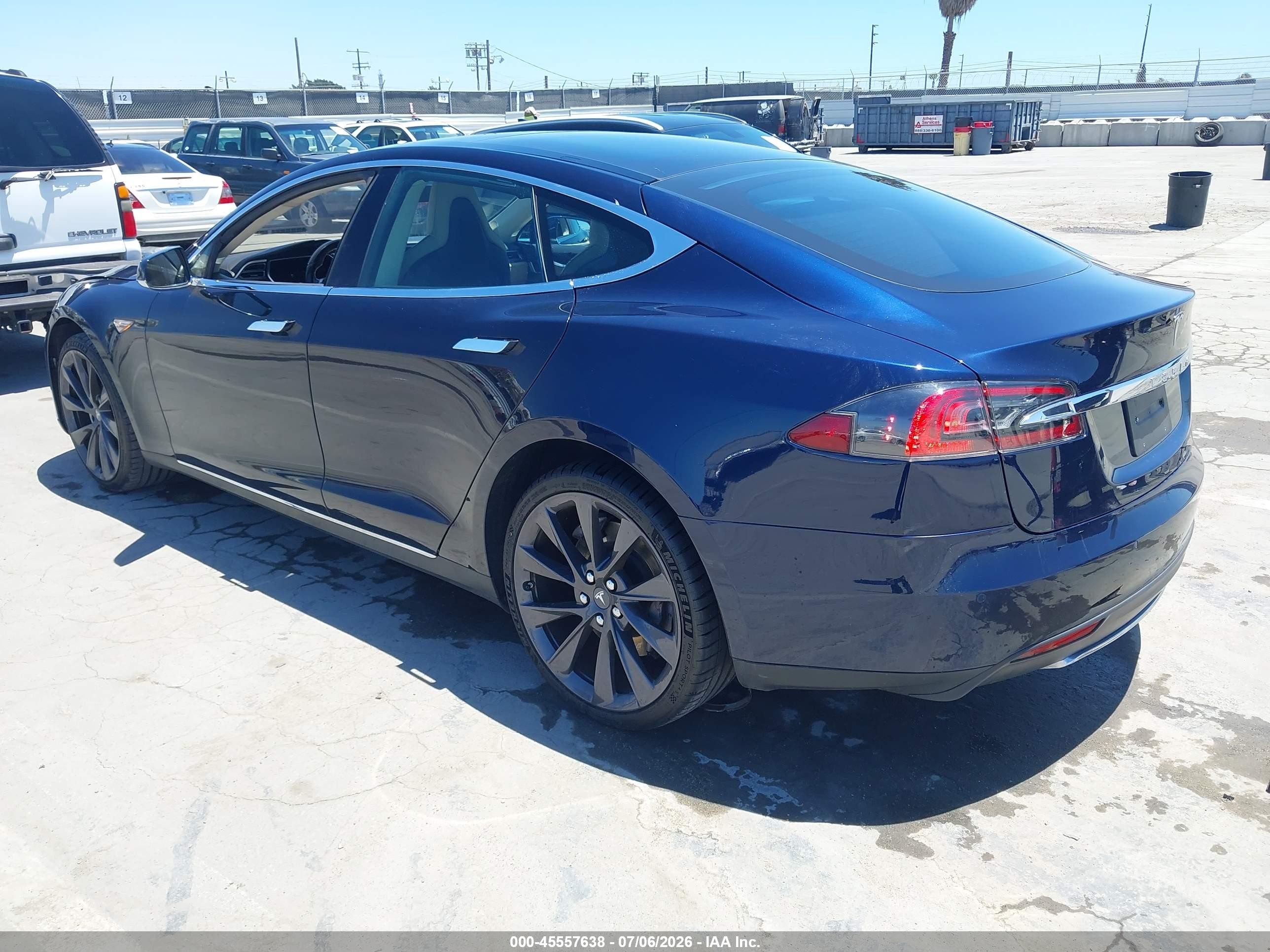 2013 Tesla Model S   Blue vin: 5YJSA1CN8DFP28983