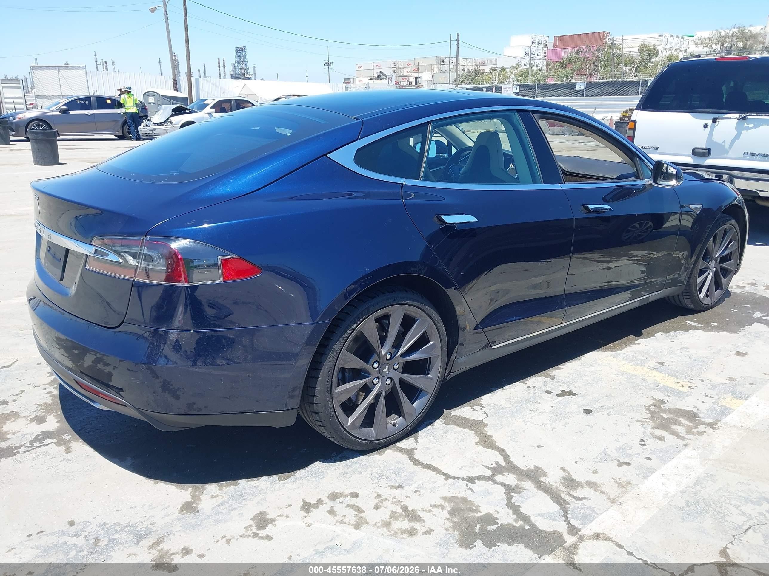 2013 Tesla Model S   Blue vin: 5YJSA1CN8DFP28983