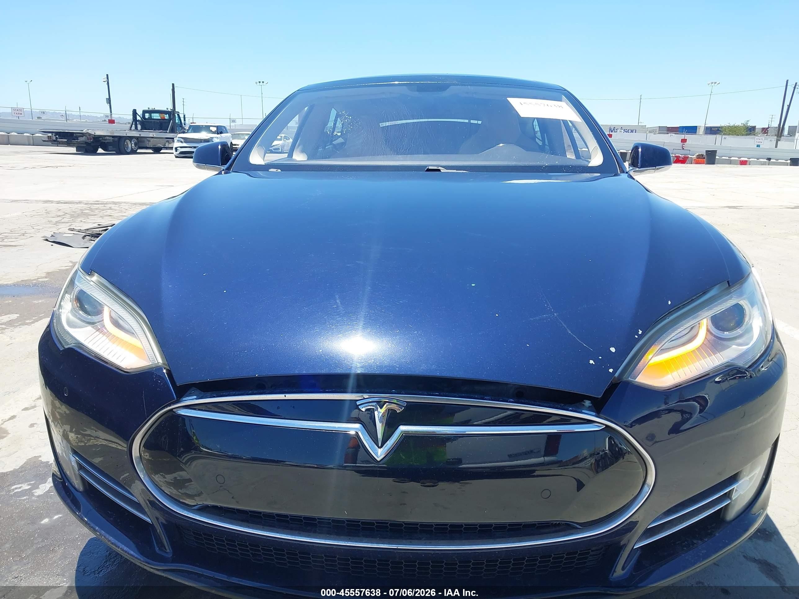 2013 Tesla Model S   Blue vin: 5YJSA1CN8DFP28983