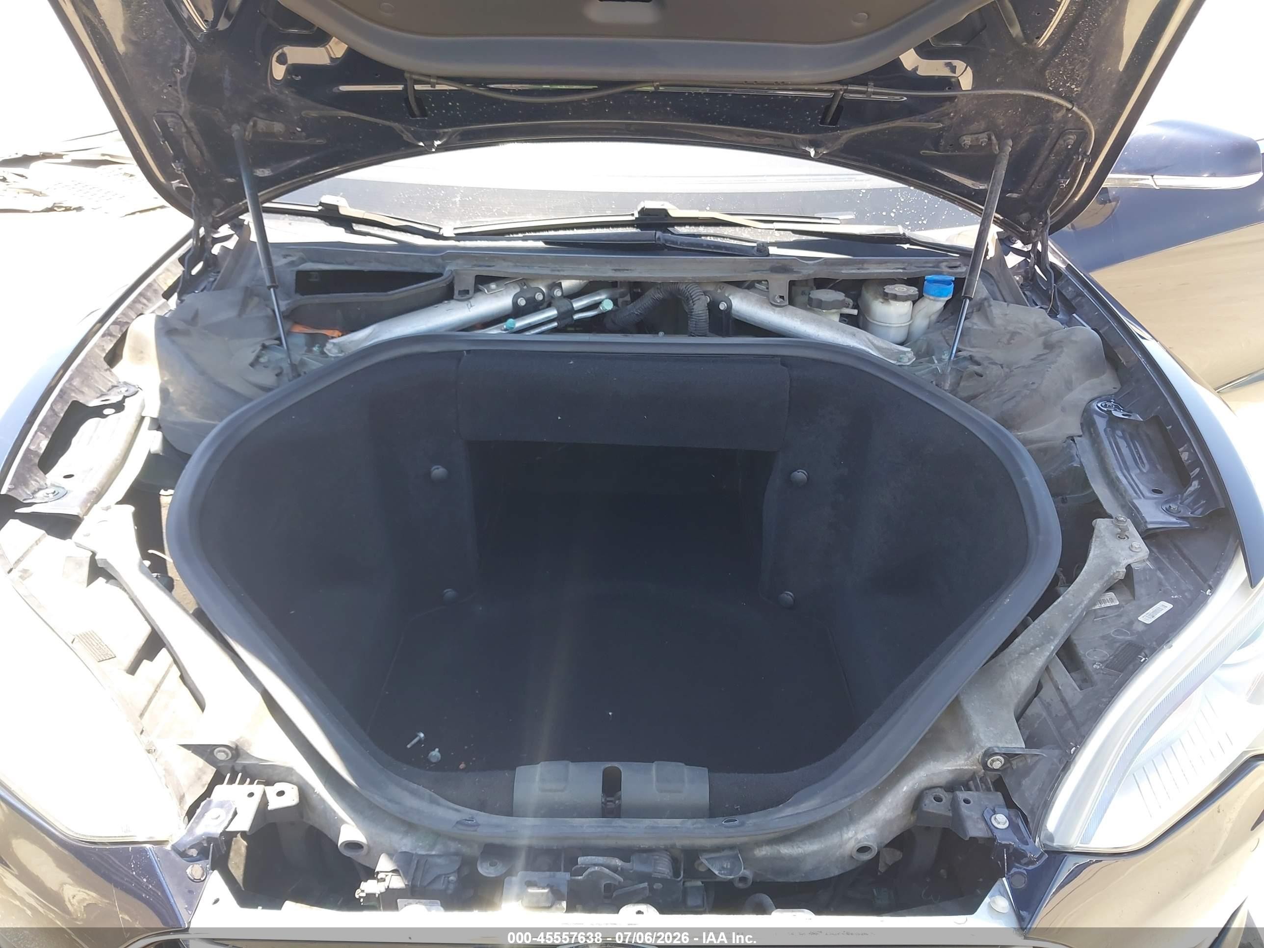 2013 Tesla Model S   Blue vin: 5YJSA1CN8DFP28983