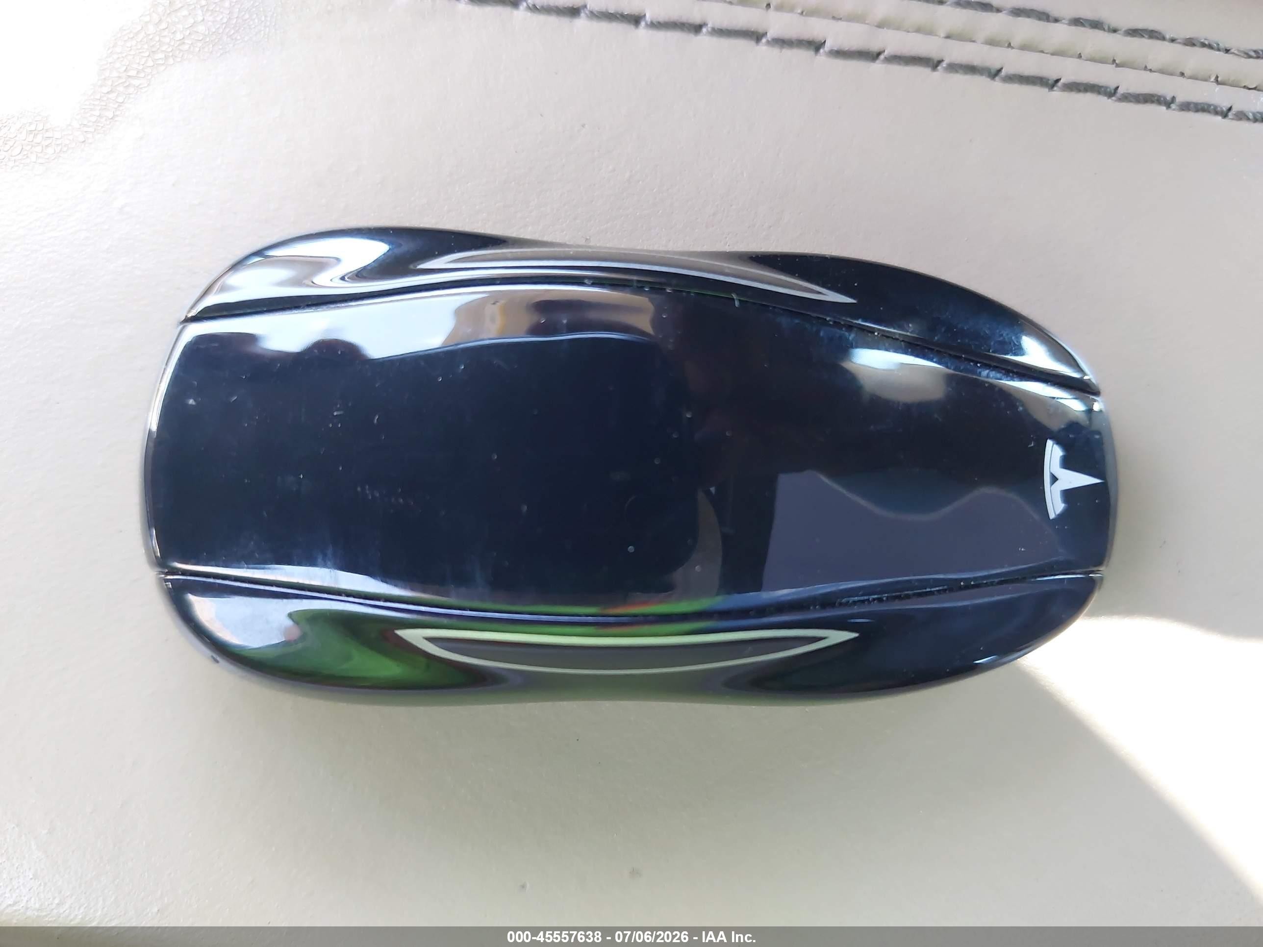 2013 Tesla Model S   Blue vin: 5YJSA1CN8DFP28983