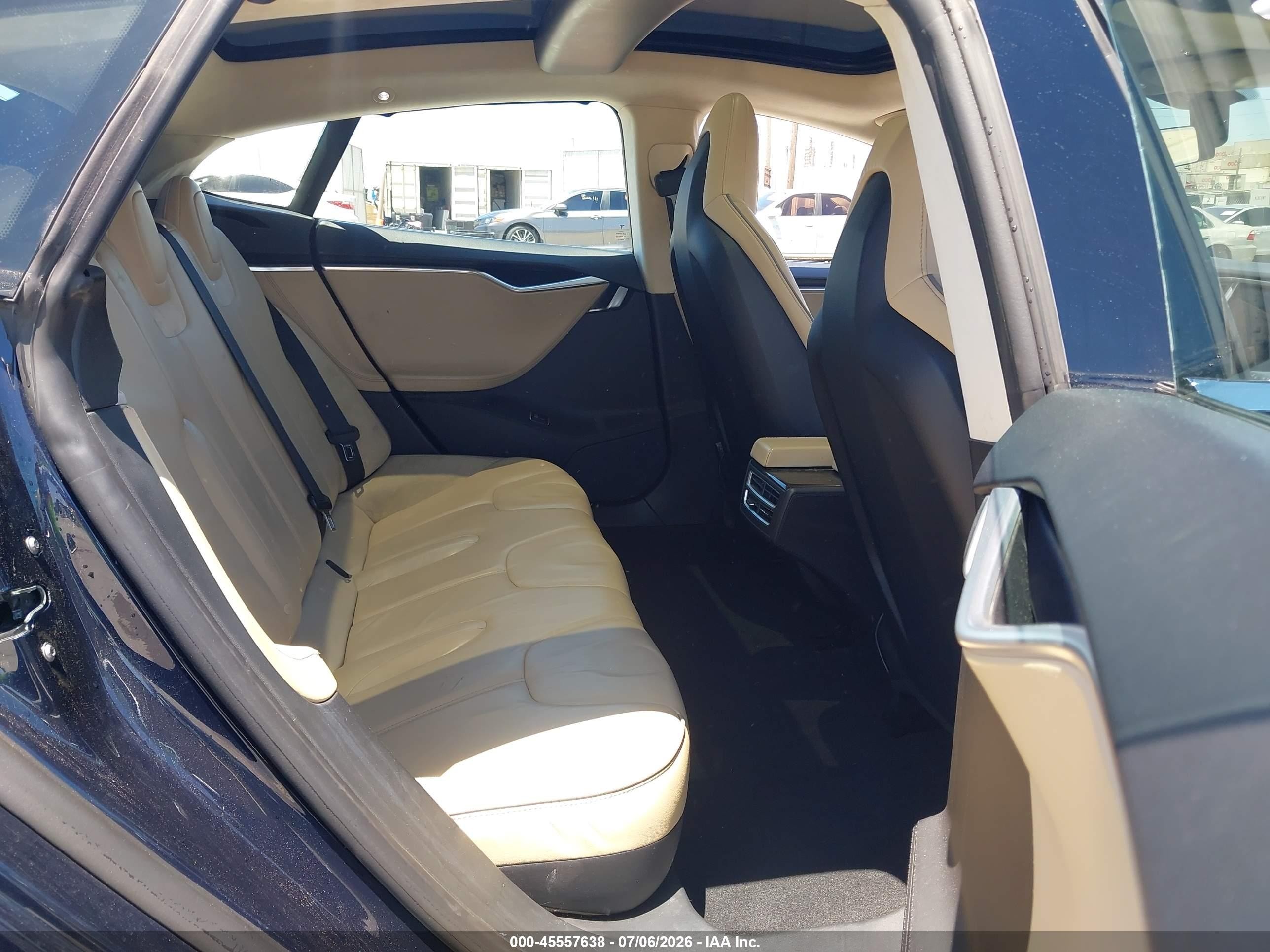 2013 Tesla Model S   Blue vin: 5YJSA1CN8DFP28983