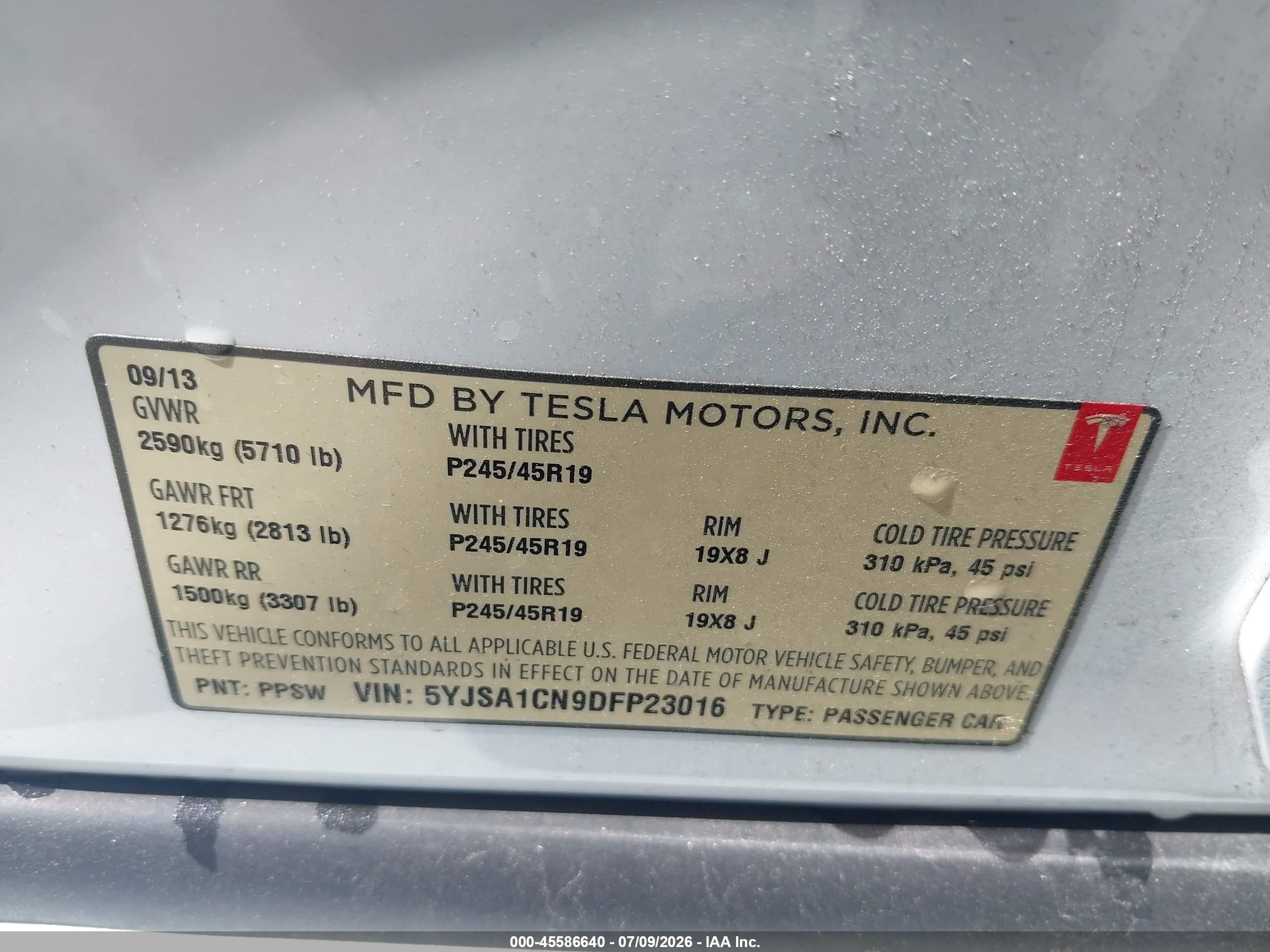 2013 Tesla Model S   White vin: 5YJSA1CN9DFP23016