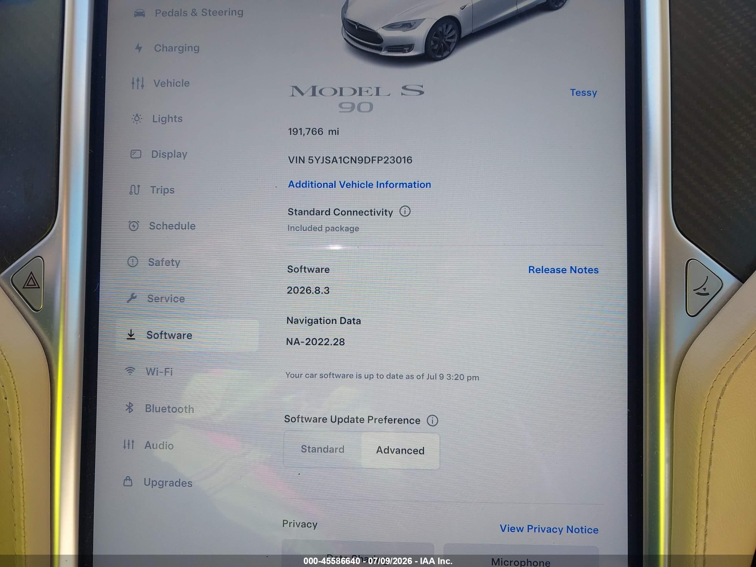 2013 Tesla Model S   White vin: 5YJSA1CN9DFP23016