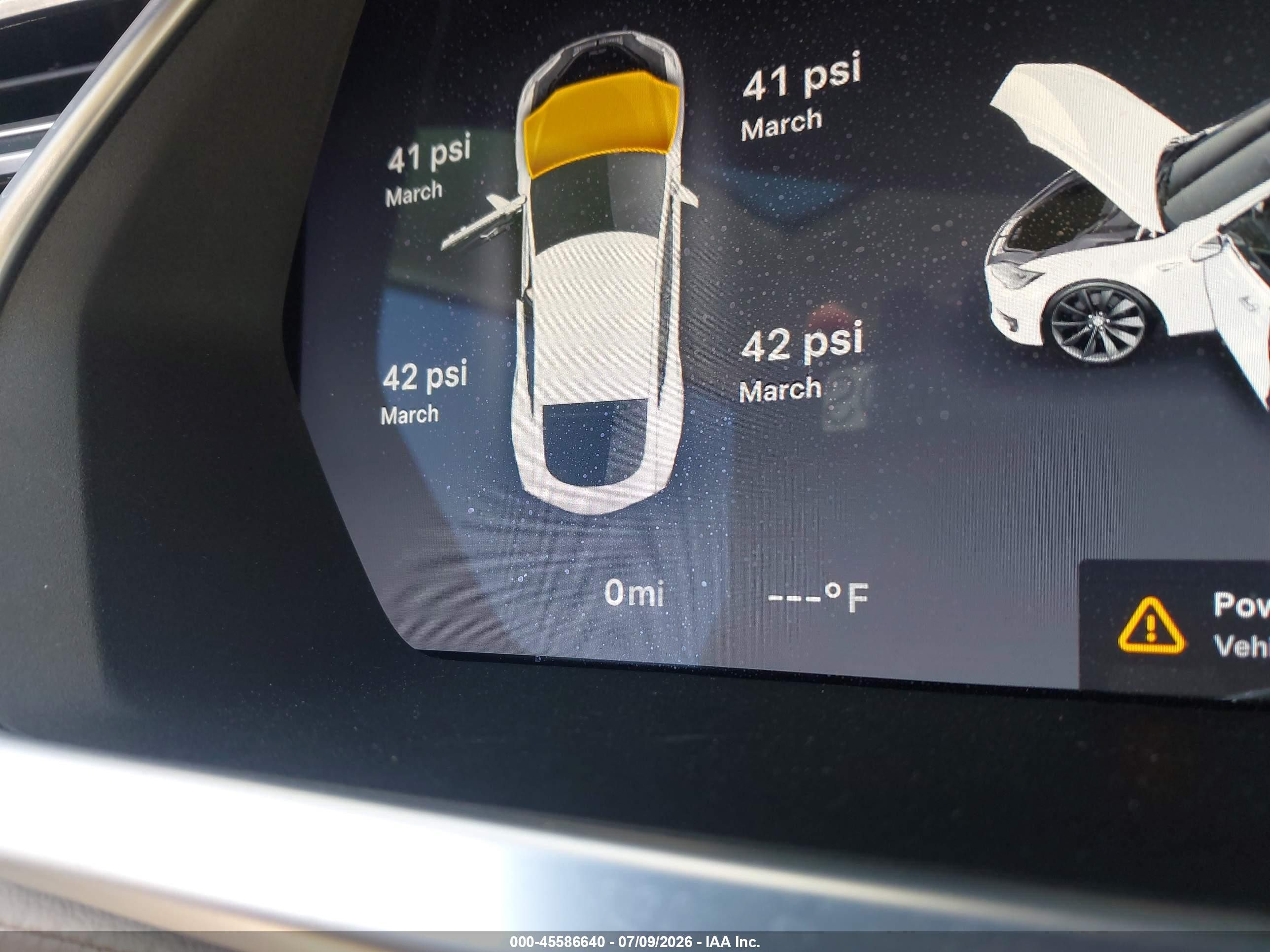 2013 Tesla Model S   White vin: 5YJSA1CN9DFP23016