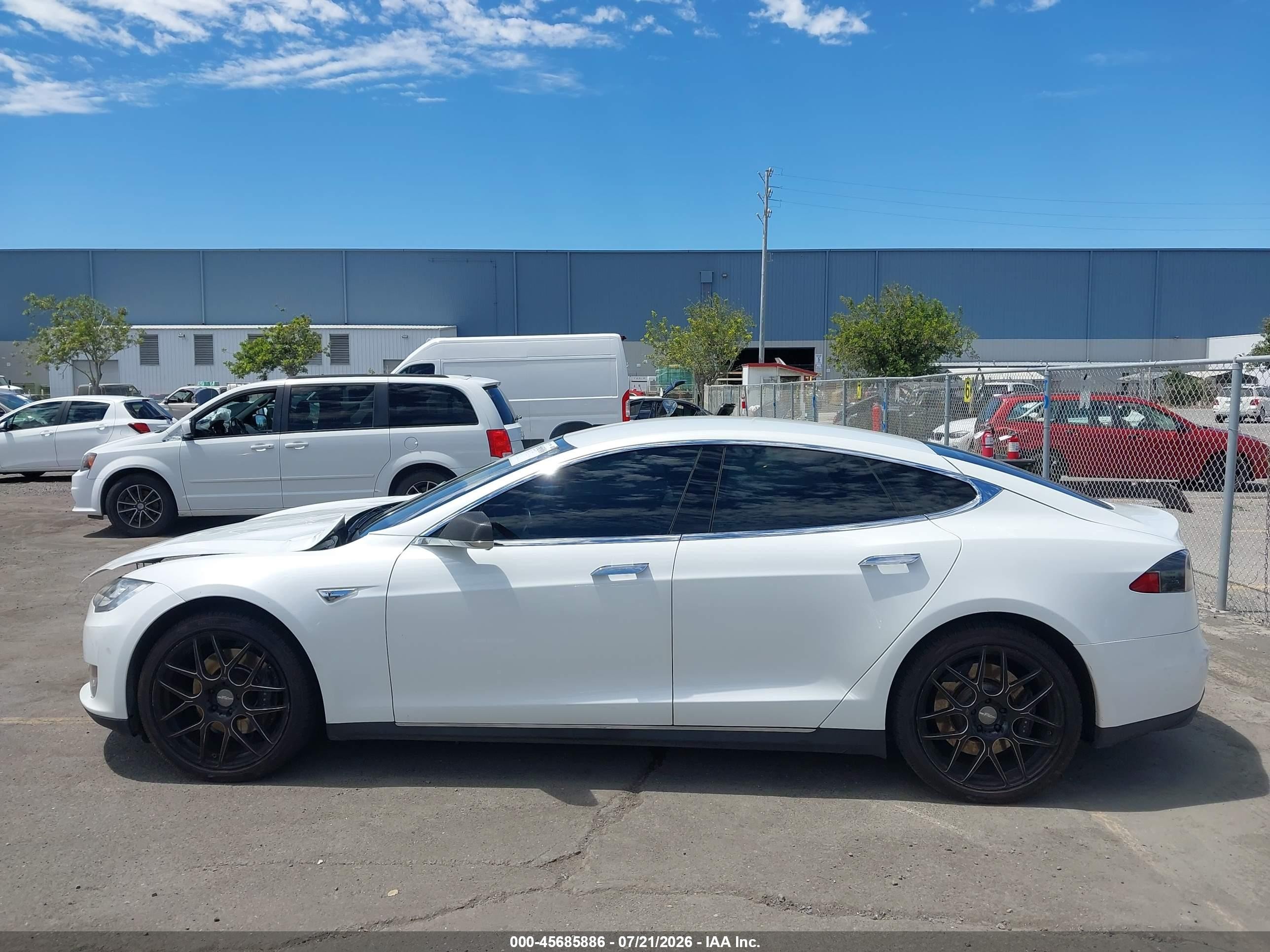 2012 Tesla Model S Signature White vin: 5YJSA1CNXCFP02948