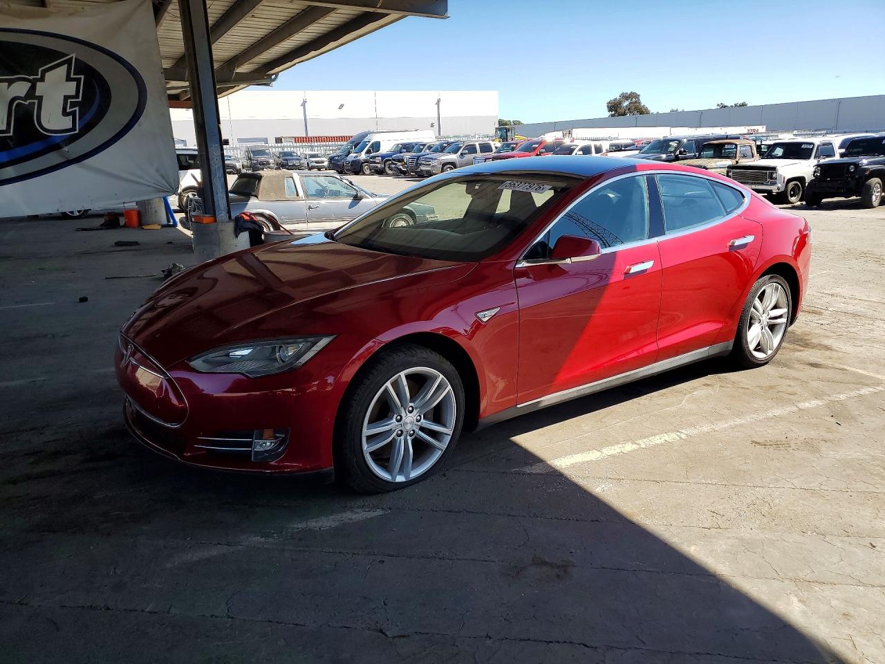 2013 Tesla Model S Red vin: 5YJSA1CNXDFP12929