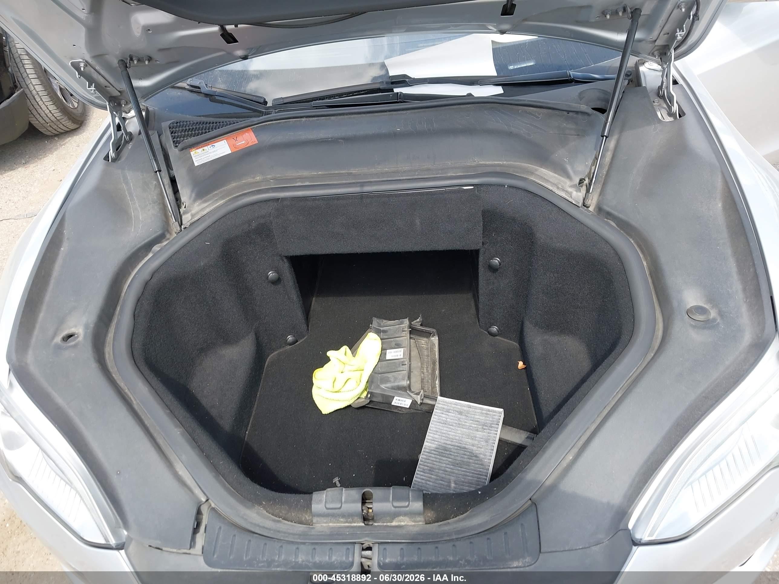 2013 Tesla Model S   Silver vin: 5YJSA1CNXDFP20593