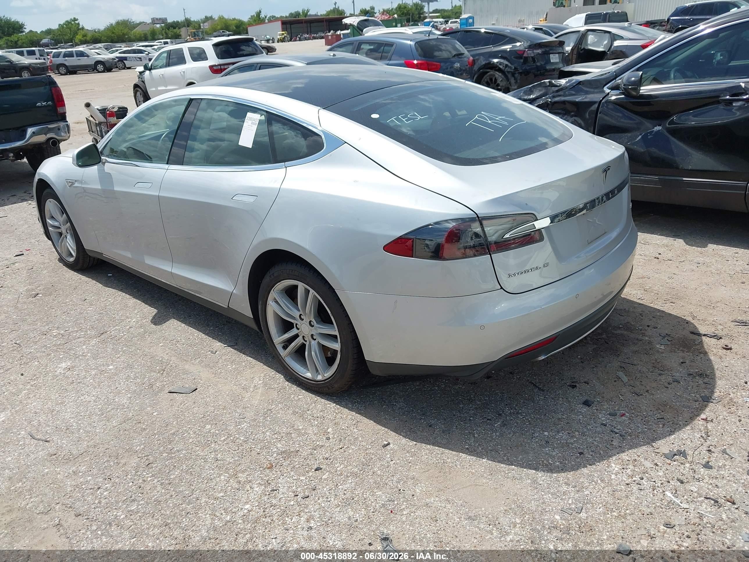 2013 Tesla Model S   Silver vin: 5YJSA1CNXDFP20593