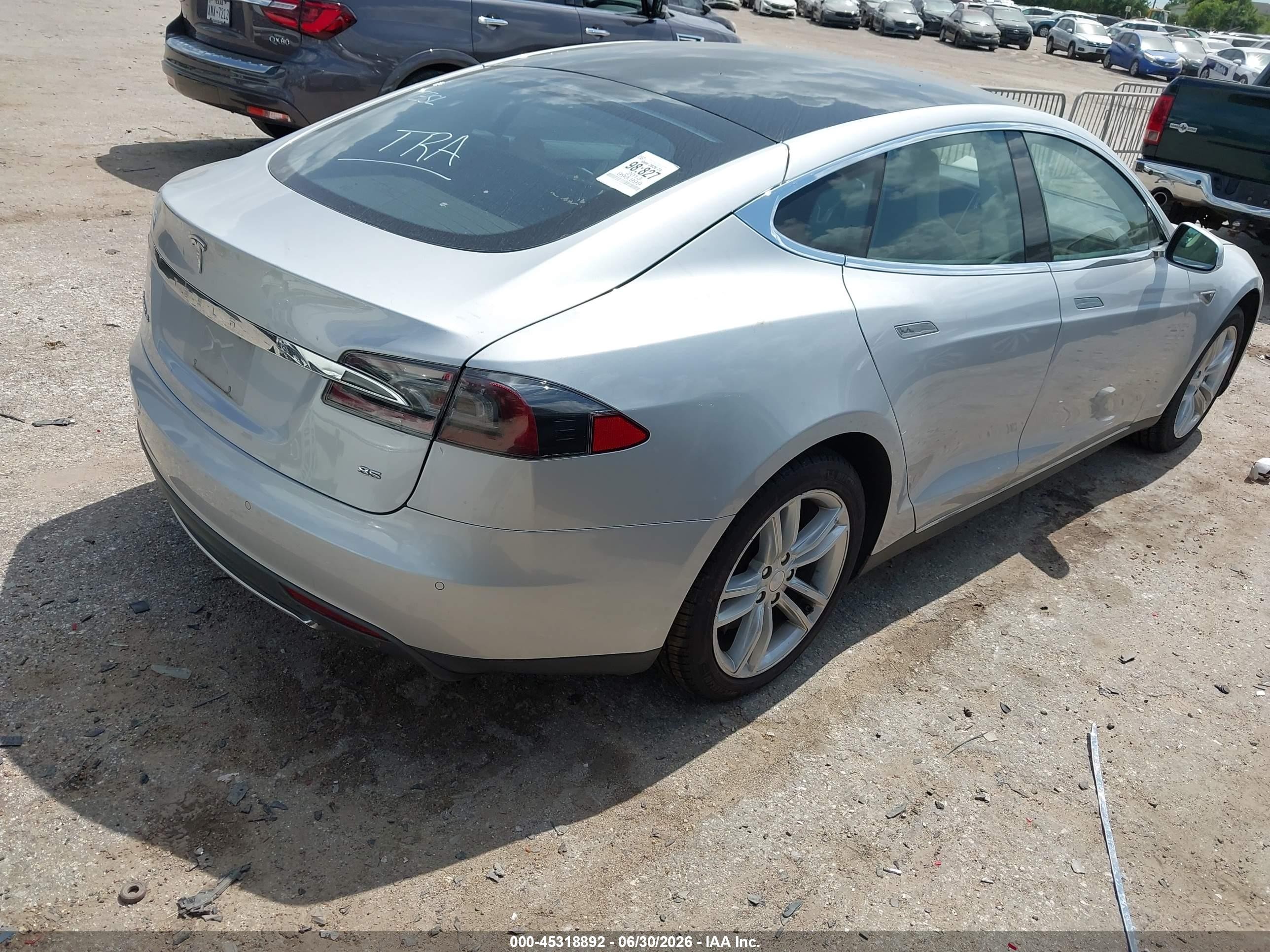 2013 Tesla Model S   Silver vin: 5YJSA1CNXDFP20593
