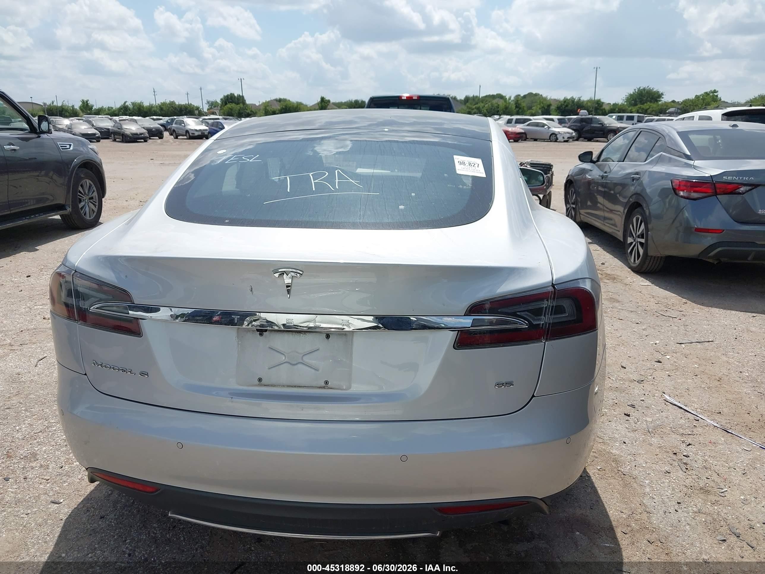 2013 Tesla Model S   Silver vin: 5YJSA1CNXDFP20593