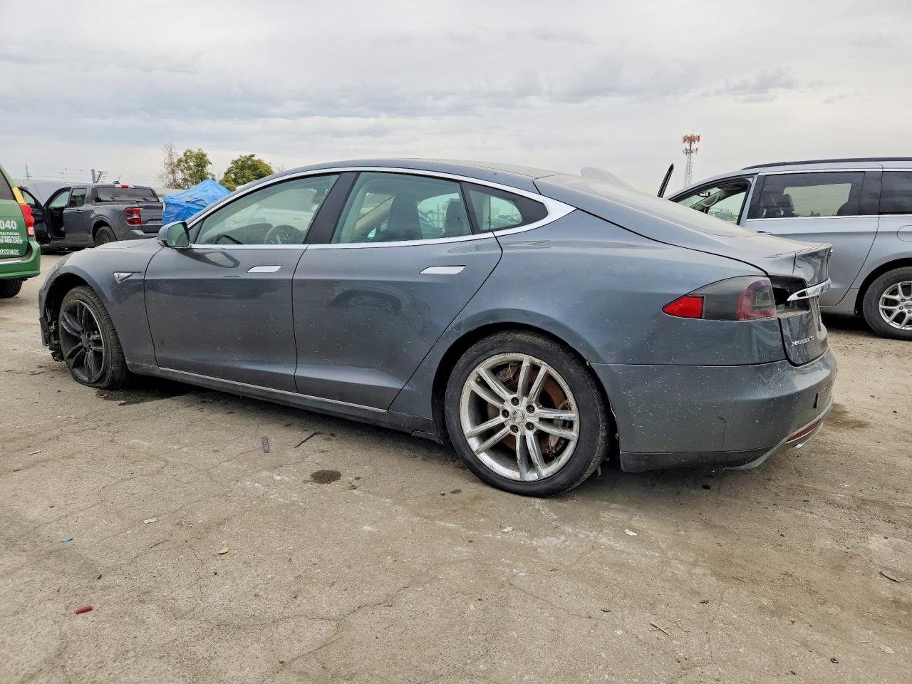 2013 Tesla Model S Blue vin: 5YJSA1CNXDFP28886