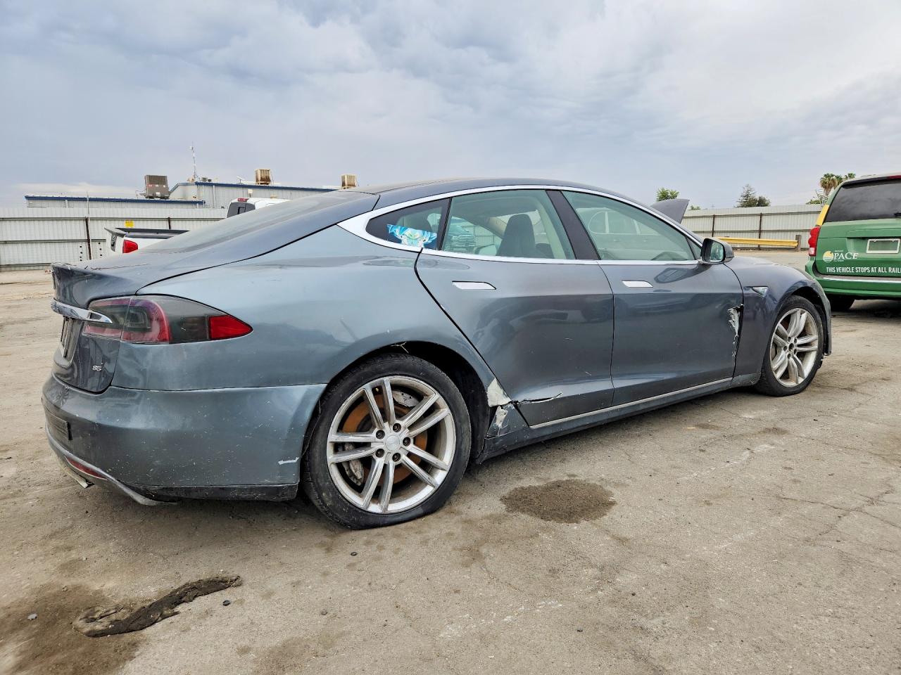 2013 Tesla Model S Blue vin: 5YJSA1CNXDFP28886