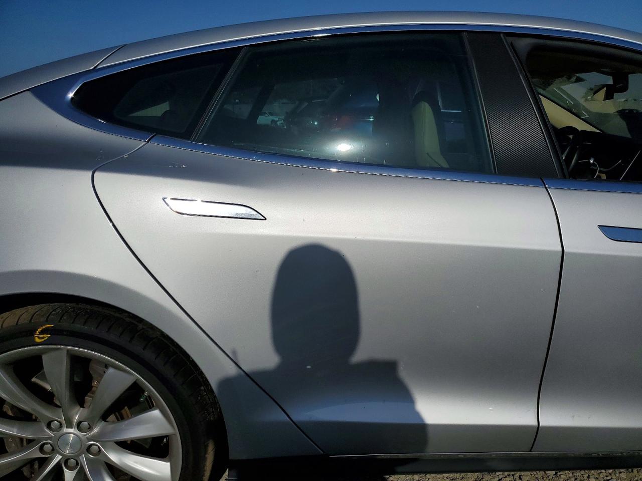 2013 Tesla Model S Silver vin: 5YJSA1CP0DFP22306