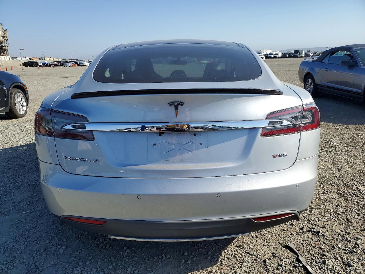 2013 Tesla Model S Silver vin: 5YJSA1CP0DFP22306