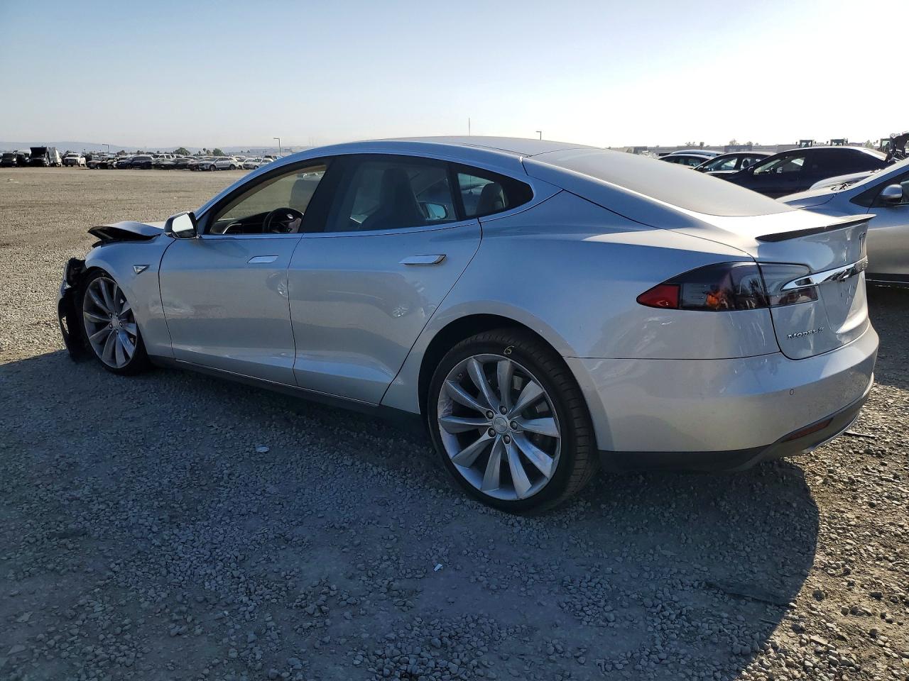 2013 Tesla Model S Silver vin: 5YJSA1CP0DFP22306