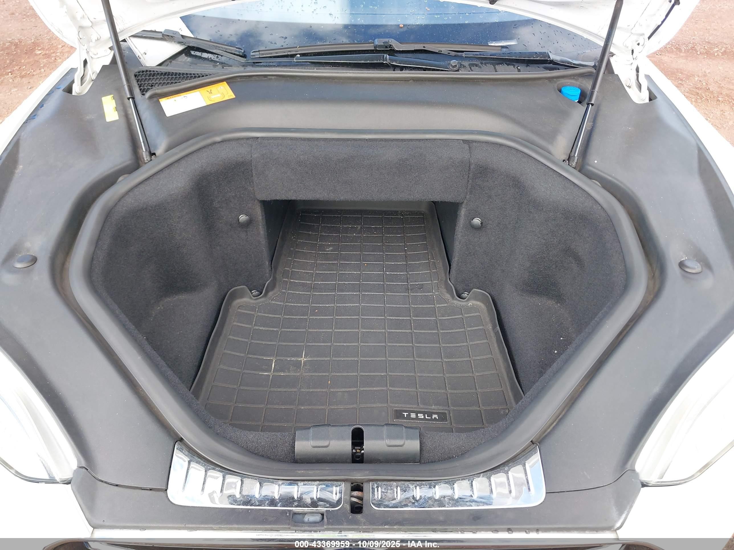 2013 Tesla Model S Performance White vin: 5YJSA1CP3DFP05886