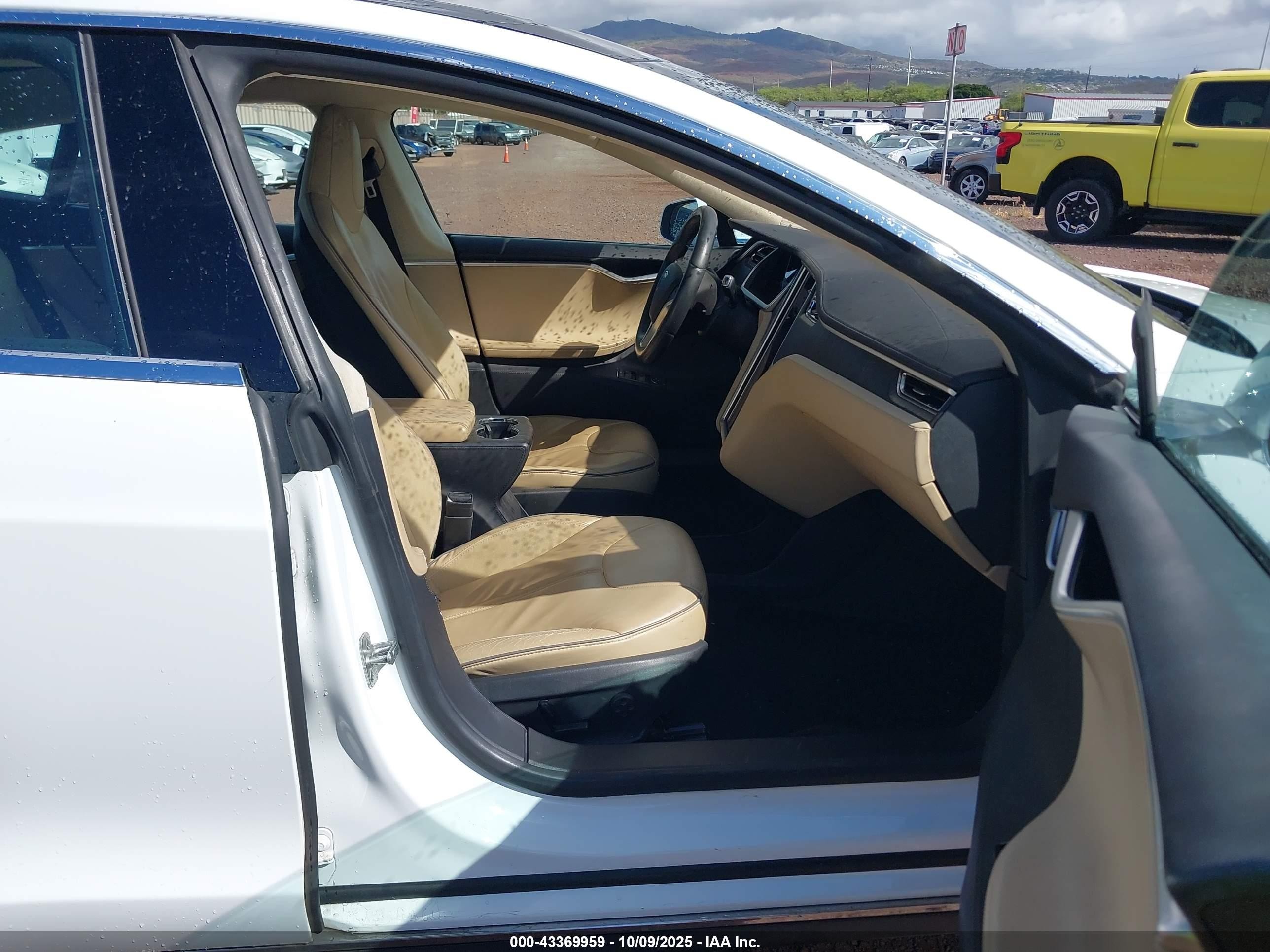 2013 Tesla Model S Performance White vin: 5YJSA1CP3DFP05886