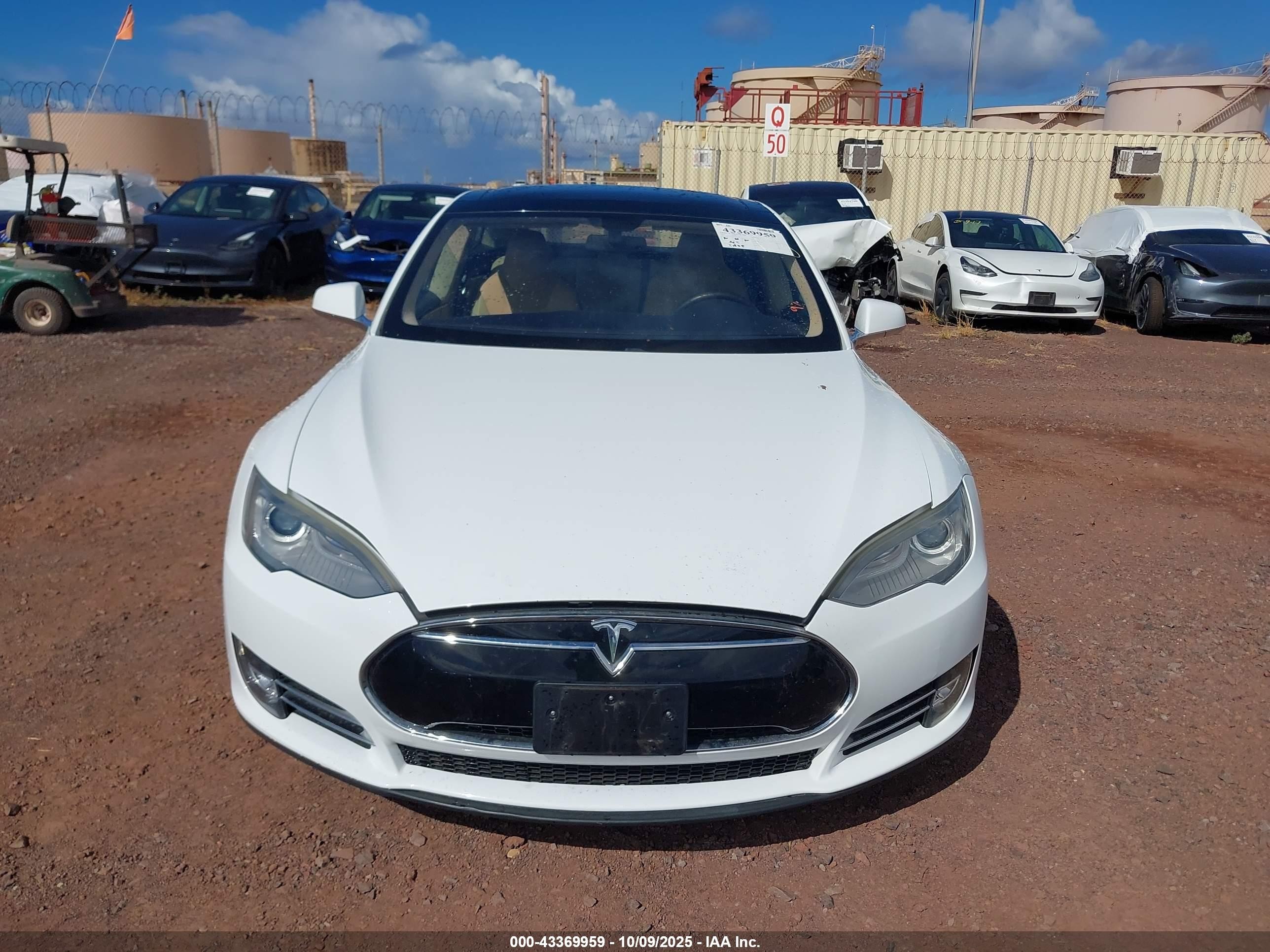 2013 Tesla Model S Performance White vin: 5YJSA1CP3DFP05886
