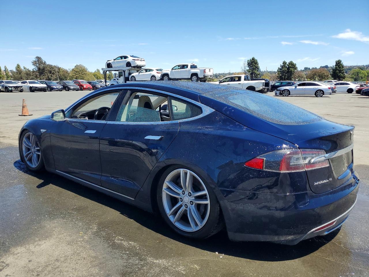 2013 Tesla Model S Blue vin: 5YJSA1CP4DFP25743