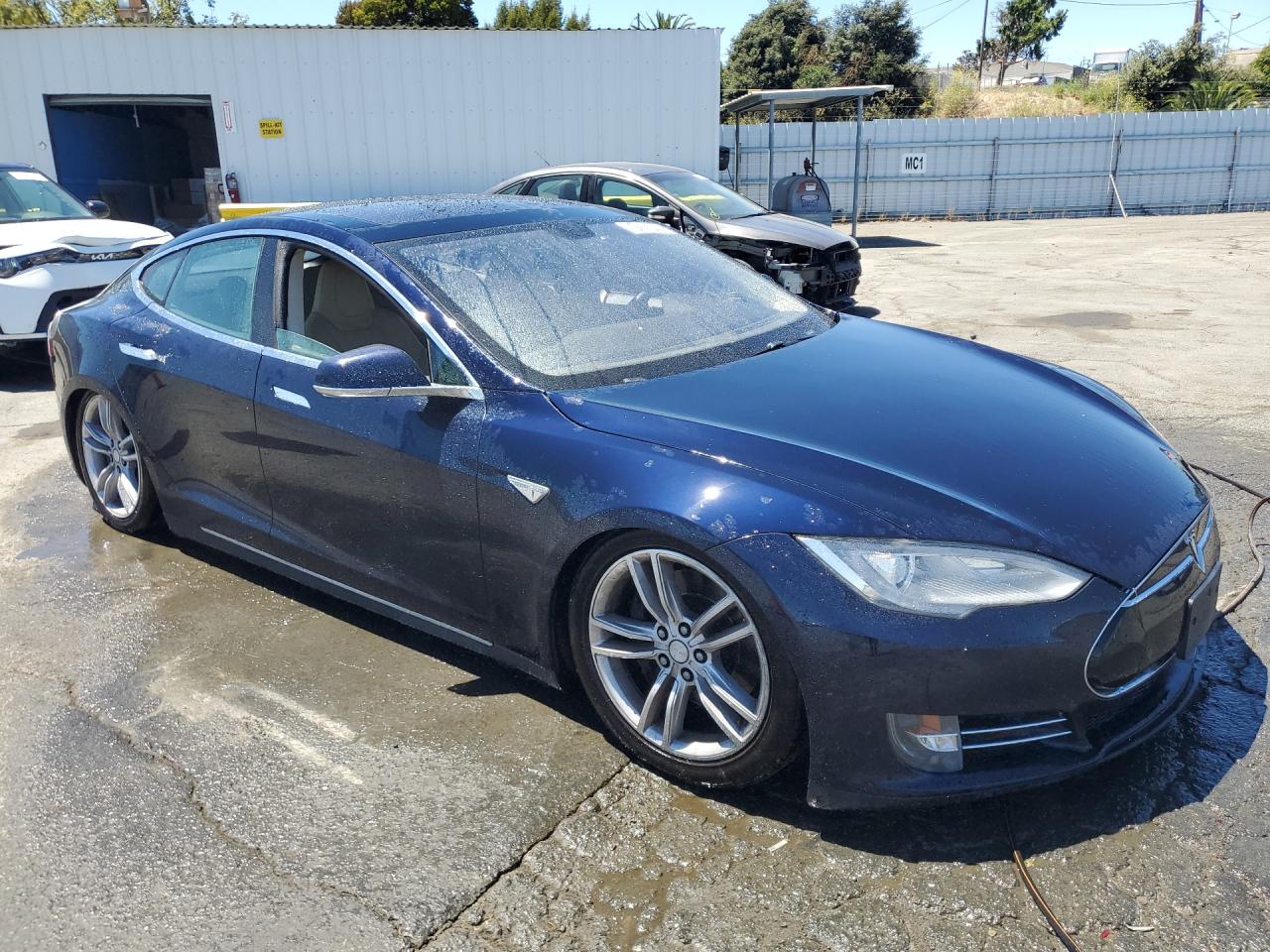 2013 Tesla Model S Blue vin: 5YJSA1CP4DFP25743 Damage: Right Front Door, Dent(S) W/ Paint Dmg, 1 To 2 Inches