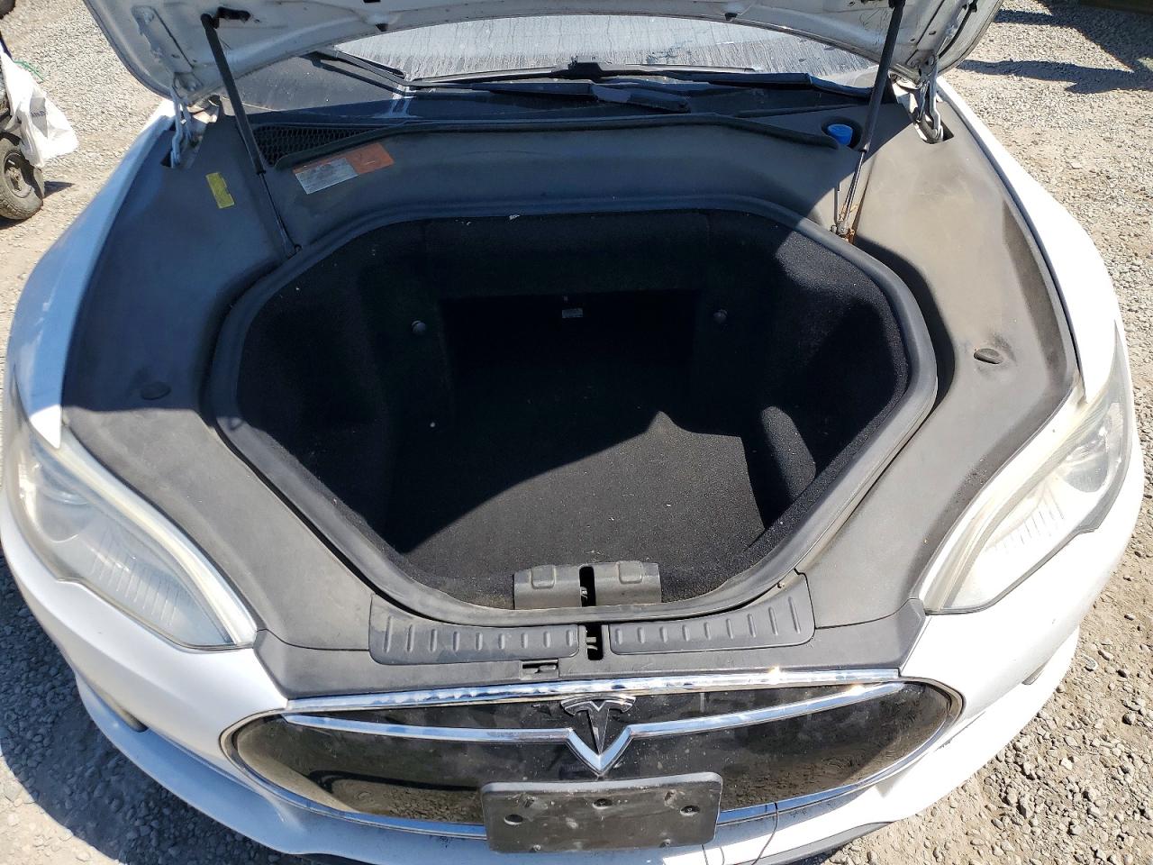 2013 Tesla Model S White vin: 5YJSA1CP6DFP21175