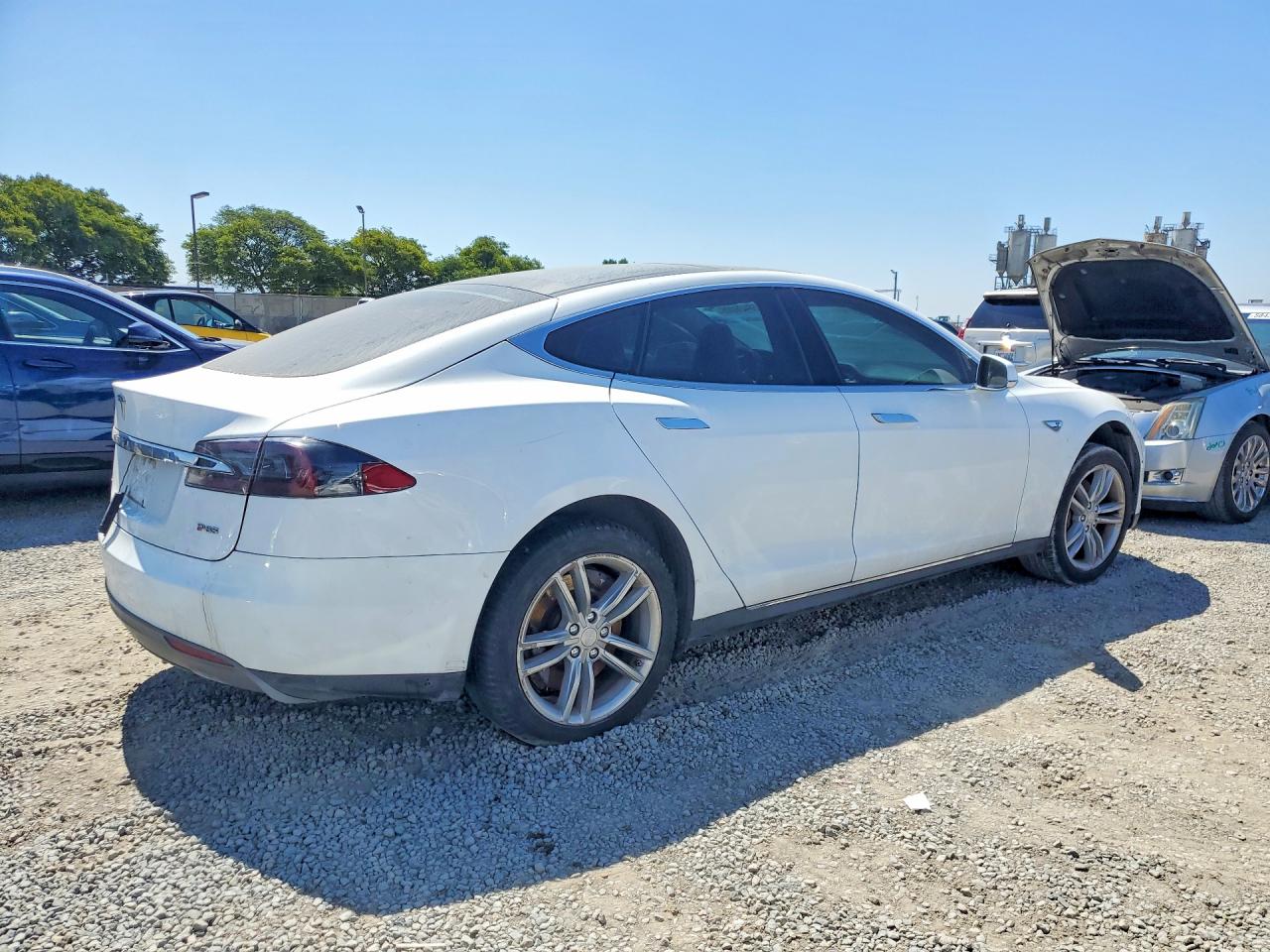 2013 Tesla Model S White vin: 5YJSA1CP6DFP21175