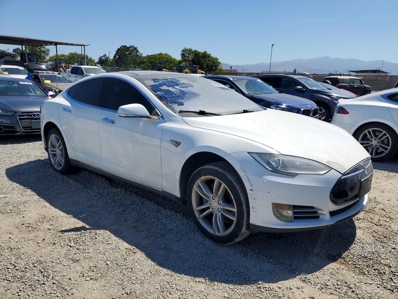 2013 Tesla Model S White vin: 5YJSA1CP6DFP21175