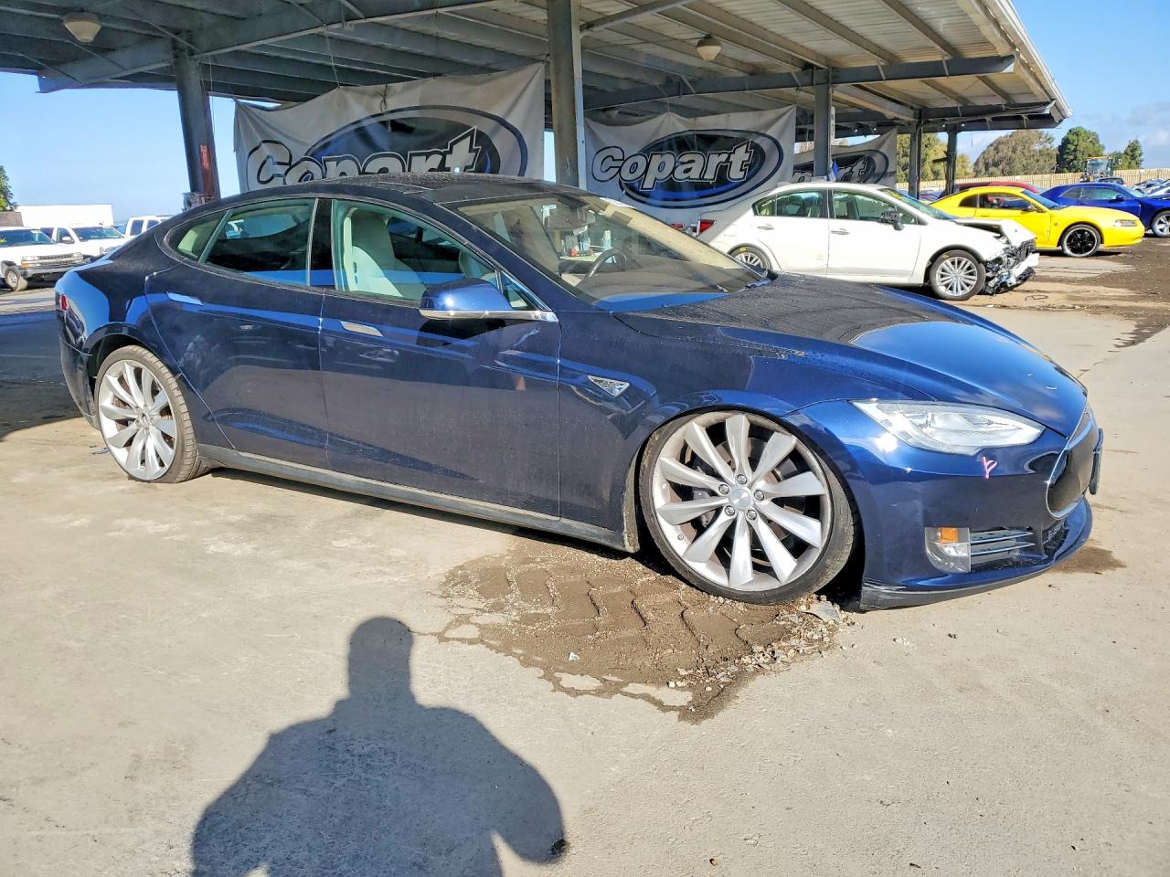 2013 Tesla Model S Blue vin: 5YJSA1CP7DFP07205