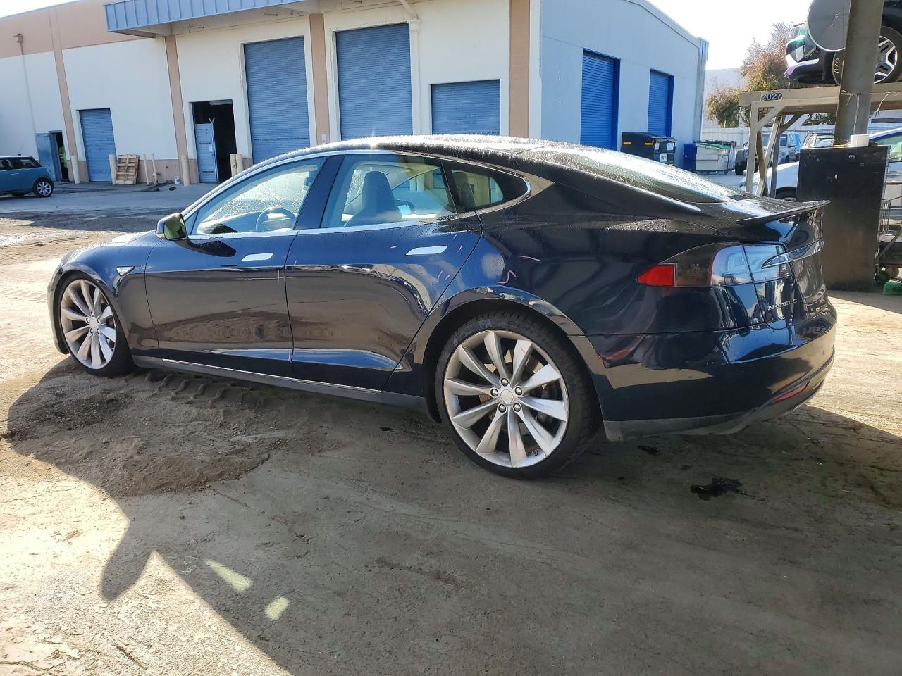 2013 Tesla Model S Blue vin: 5YJSA1CP7DFP07205