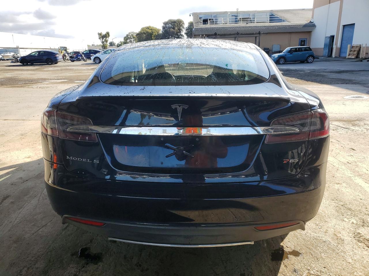 2013 Tesla Model S Blue vin: 5YJSA1CP7DFP07205