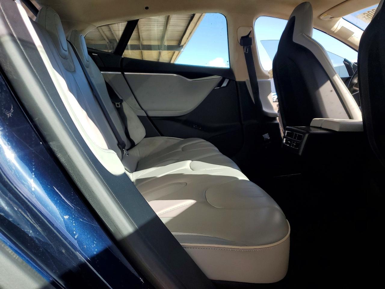 2013 Tesla Model S Blue vin: 5YJSA1CP7DFP07205