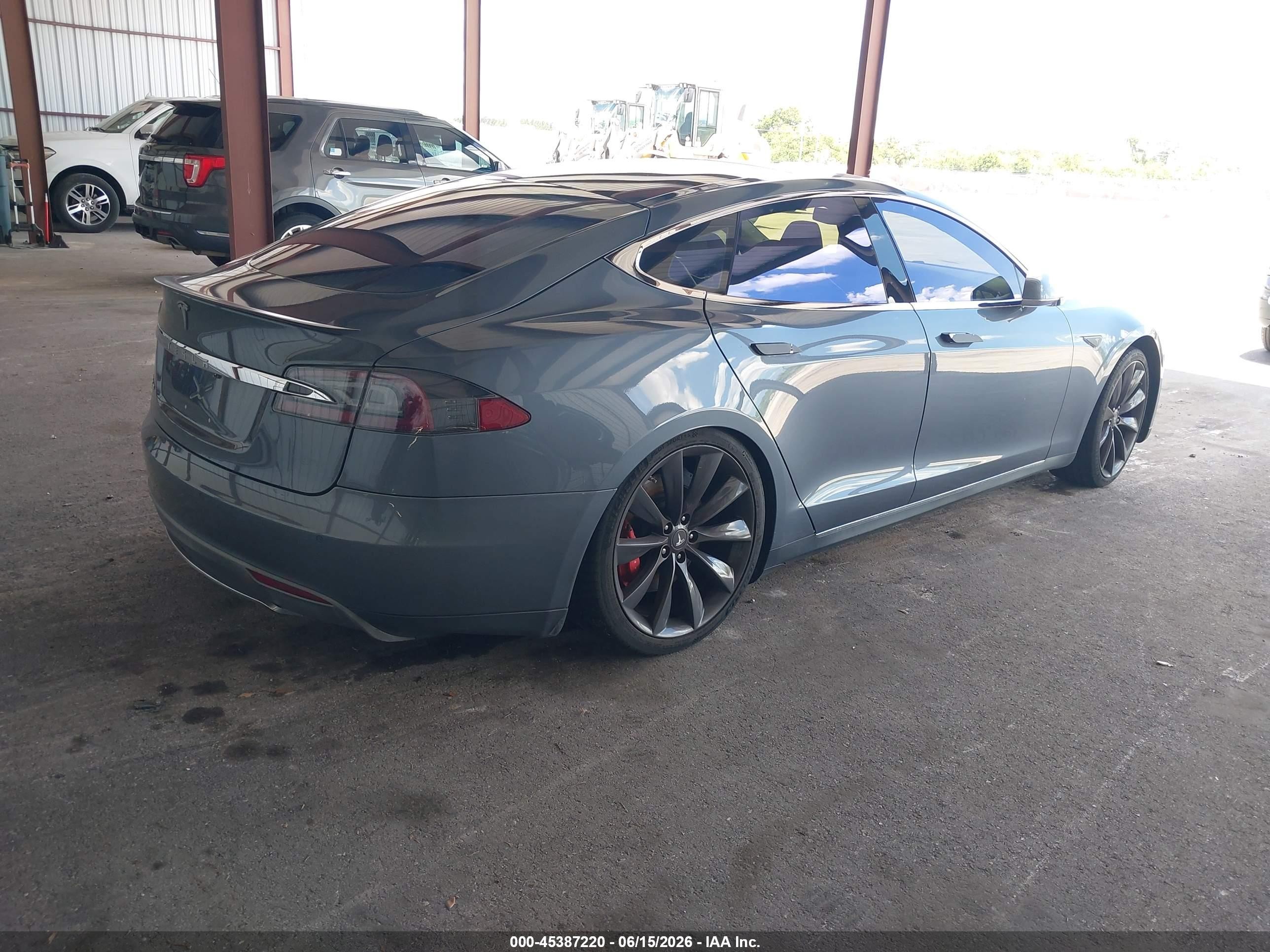 2013 Tesla Model S Performance Gray vin: 5YJSA1CP8DFP26068