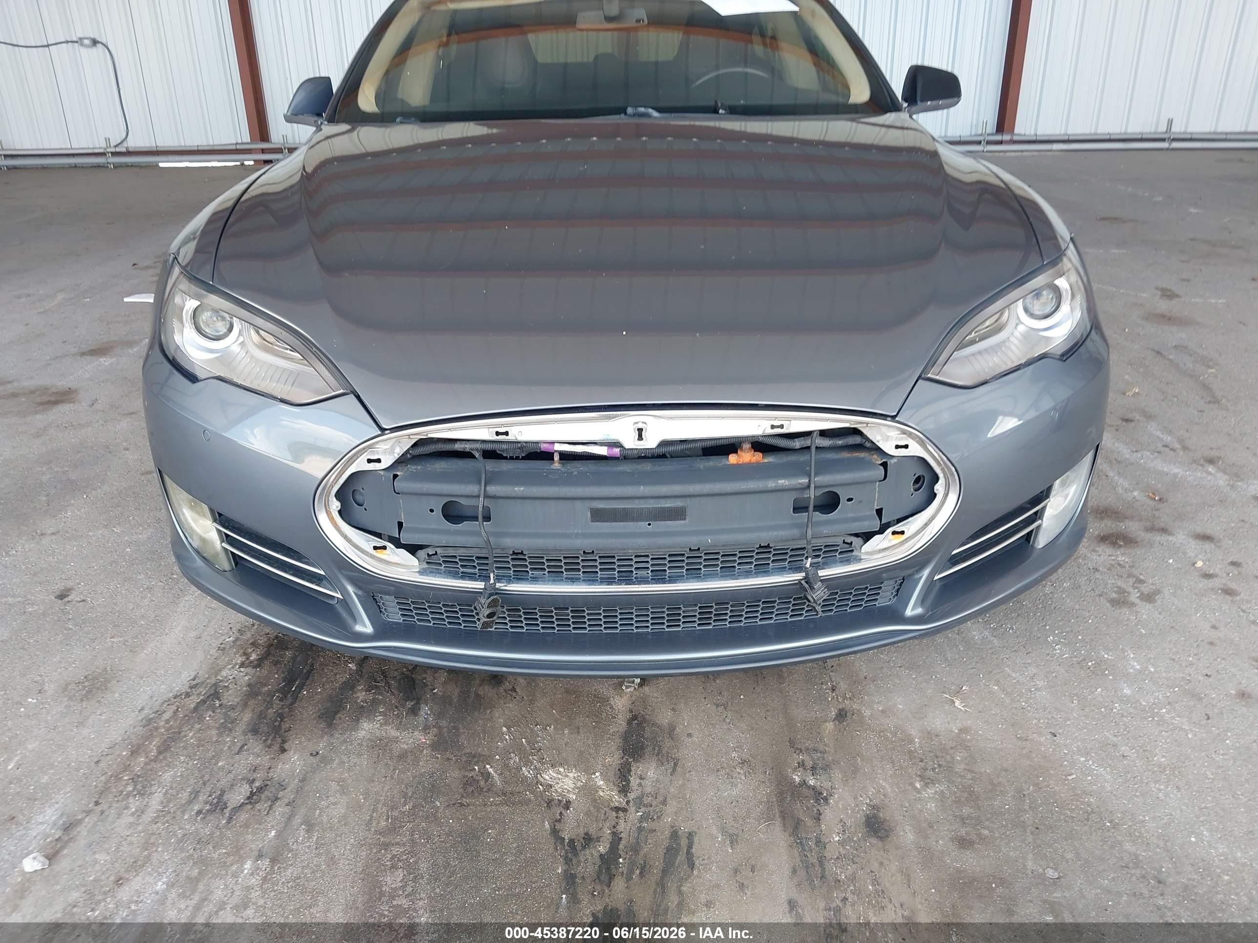 2013 Tesla Model S Performance Gray vin: 5YJSA1CP8DFP26068
