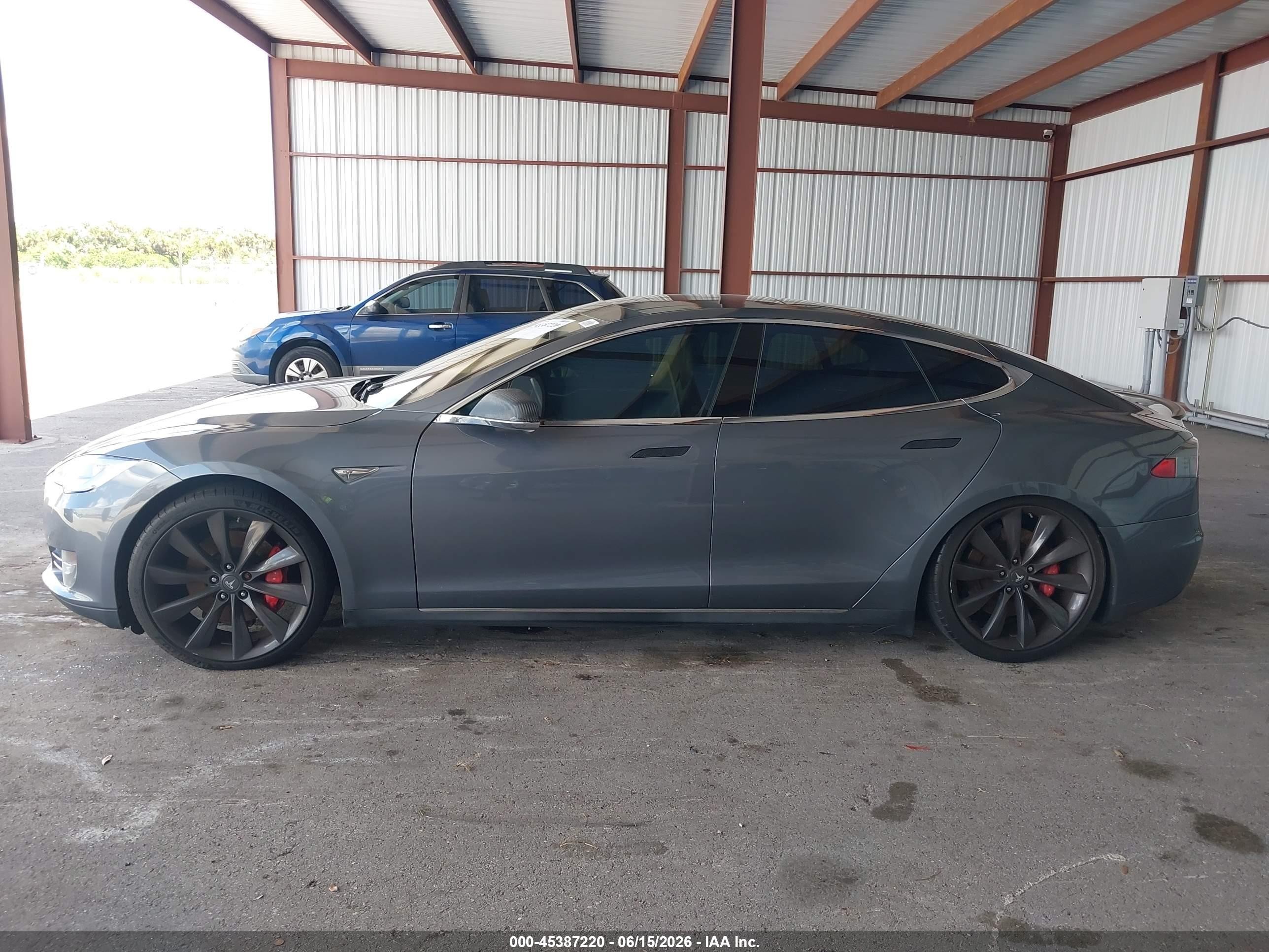 2013 Tesla Model S Performance Gray vin: 5YJSA1CP8DFP26068
