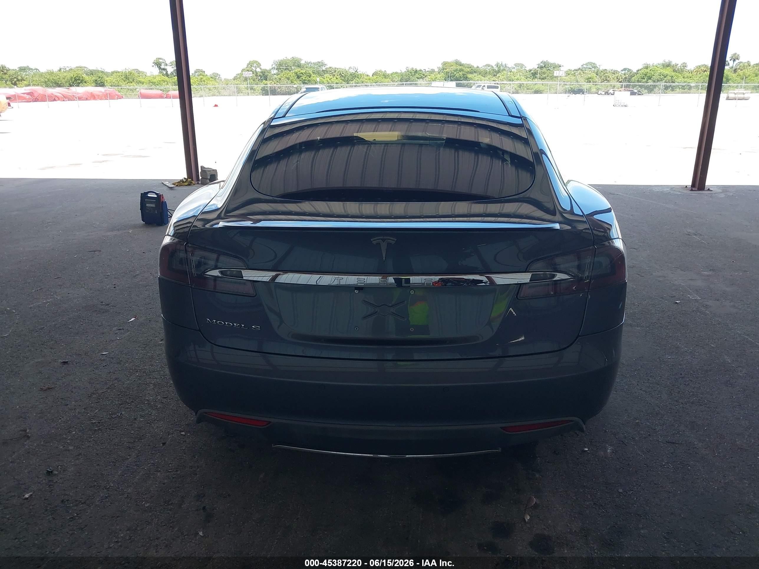 2013 Tesla Model S Performance Gray vin: 5YJSA1CP8DFP26068