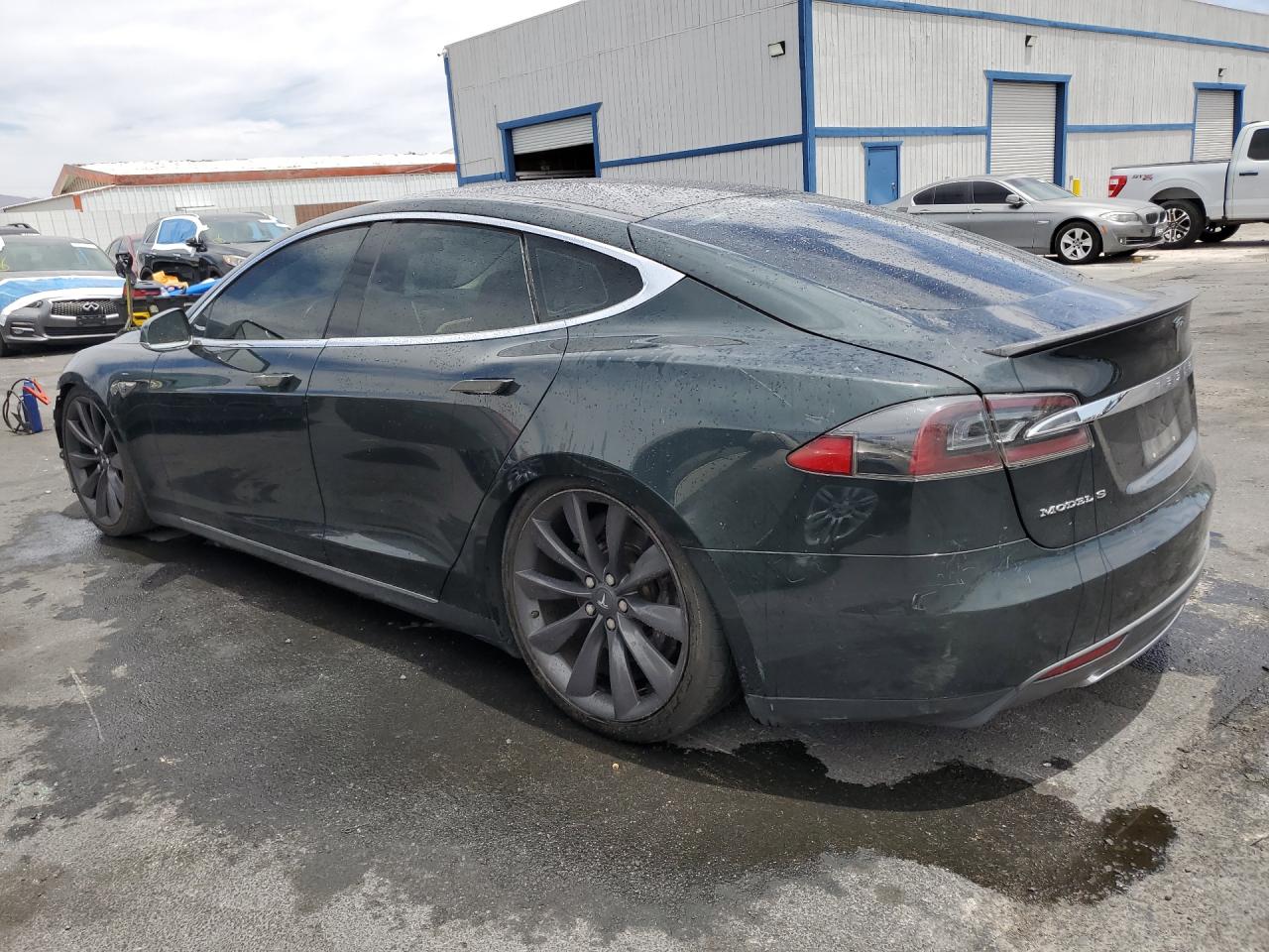 2013 Tesla Model S Green vin: 5YJSA1CP9DFP19579 Damage: Left Qtr Panel, Dent(S) W/ Paint Dmg, 3 To 4 Inches