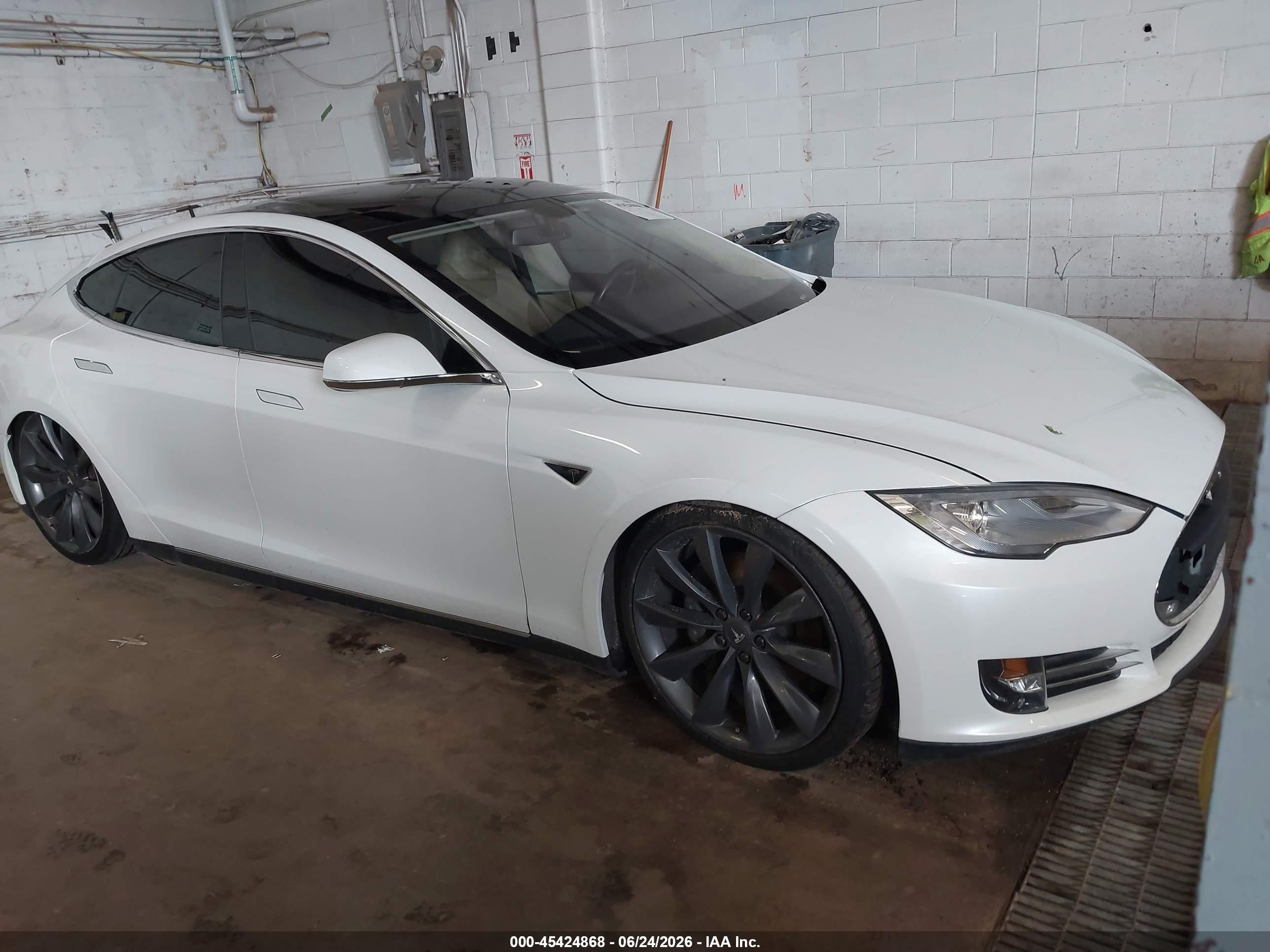 2012 Tesla Model S Performance/signature Performance White vin: 5YJSA1CPXCFP01820
