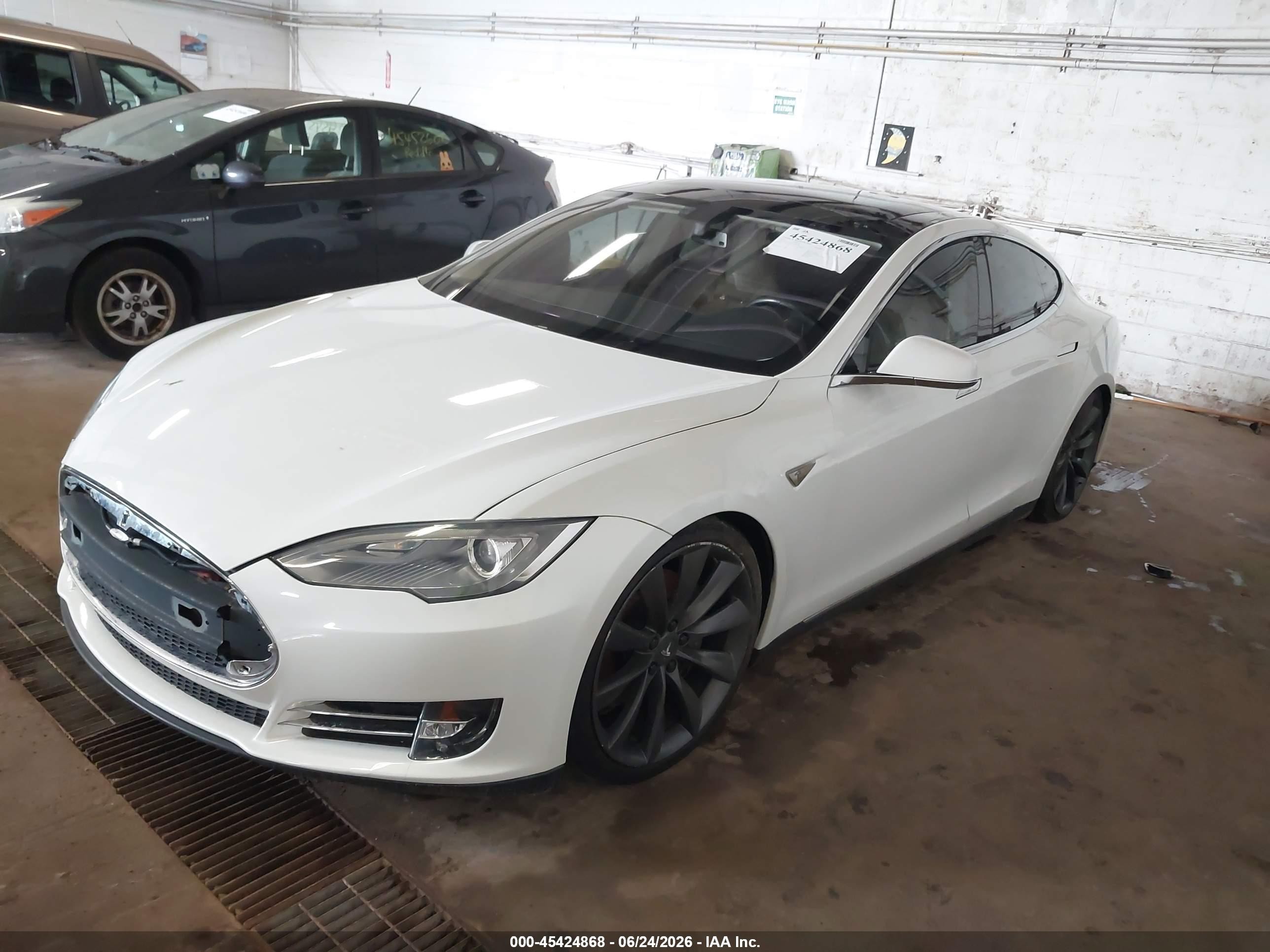 2012 Tesla Model S Performance/signature Performance White vin: 5YJSA1CPXCFP01820