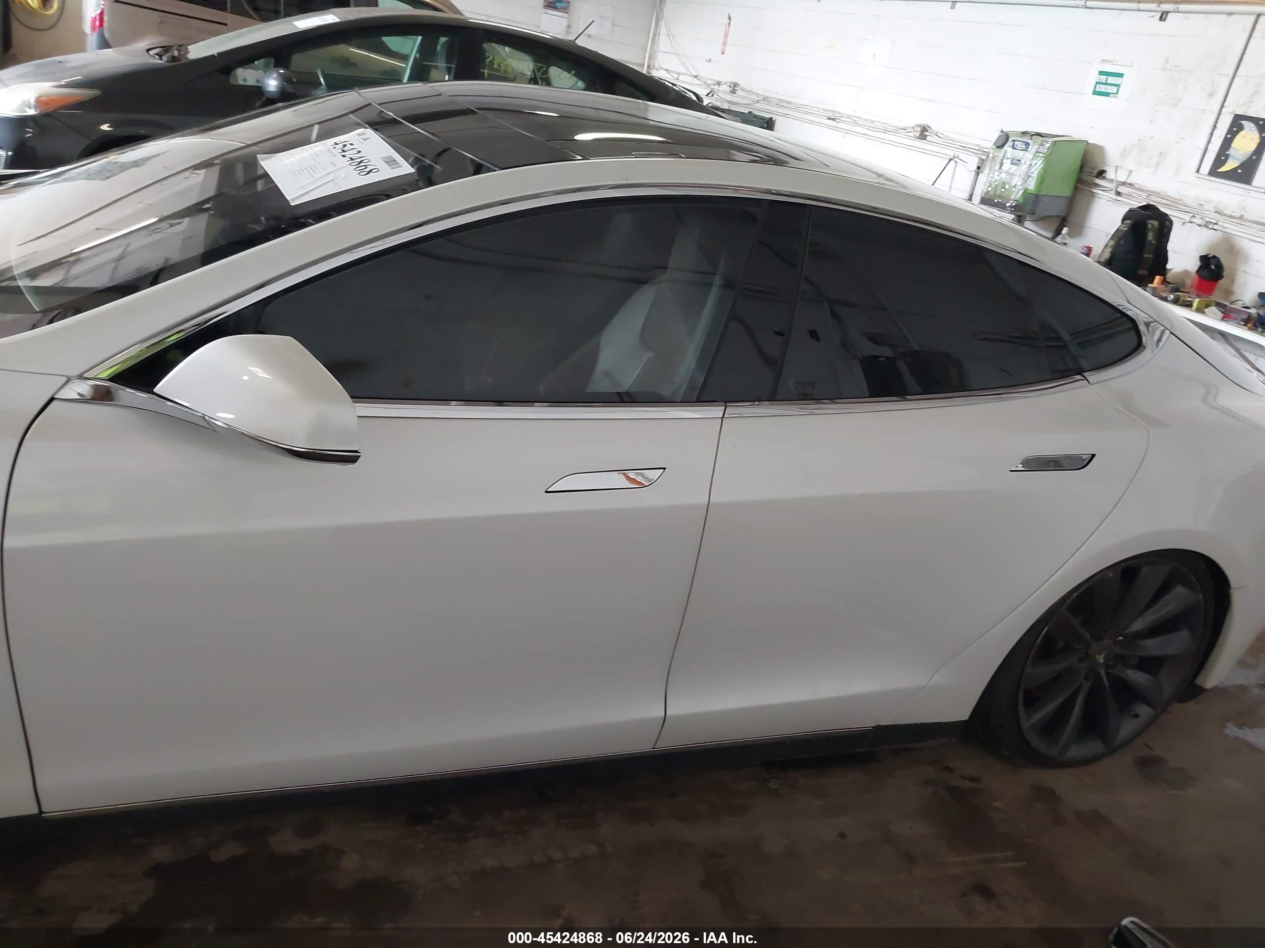 2012 Tesla Model S Performance/signature Performance White vin: 5YJSA1CPXCFP01820