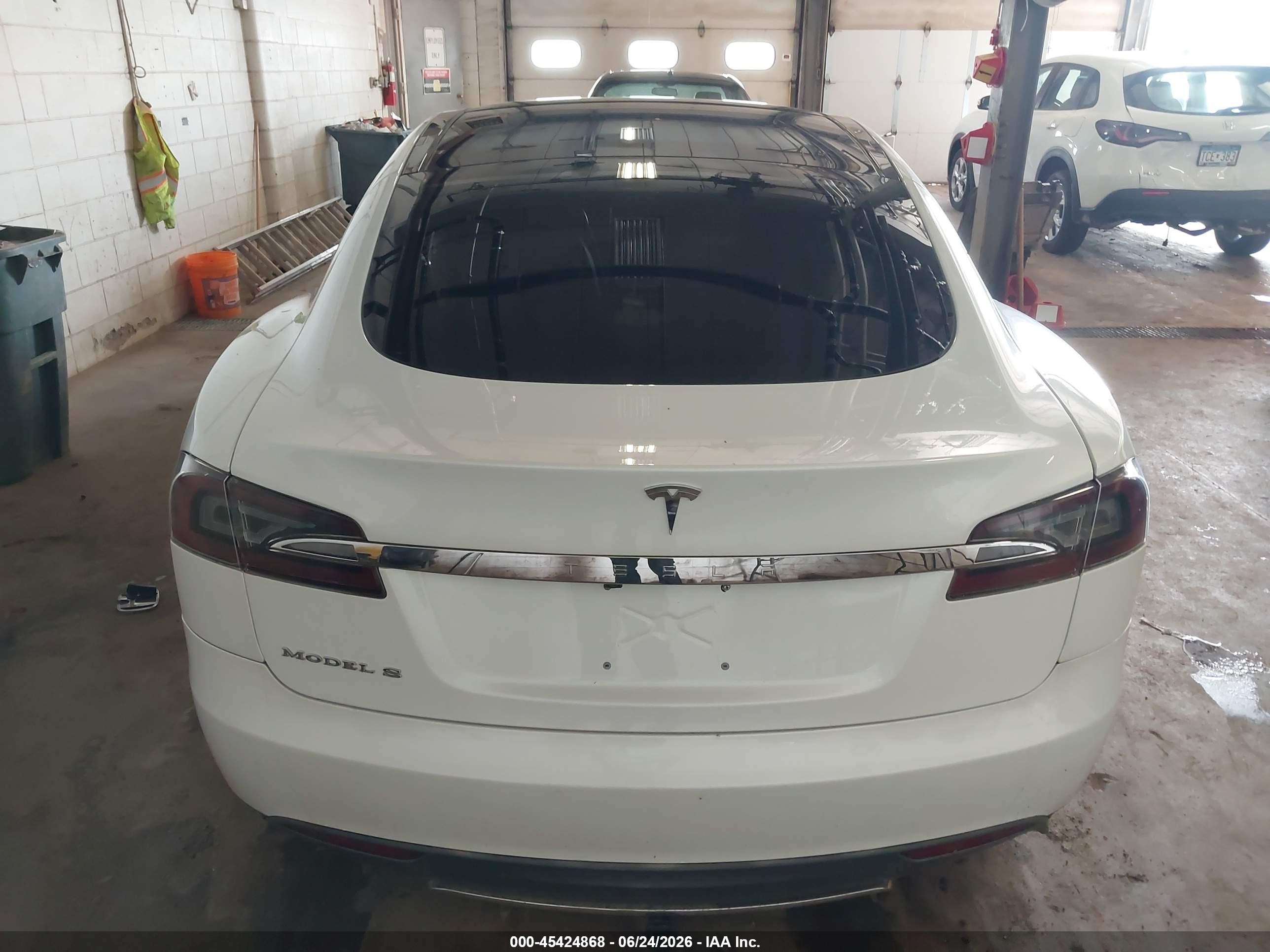 2012 Tesla Model S Performance/signature Performance White vin: 5YJSA1CPXCFP01820