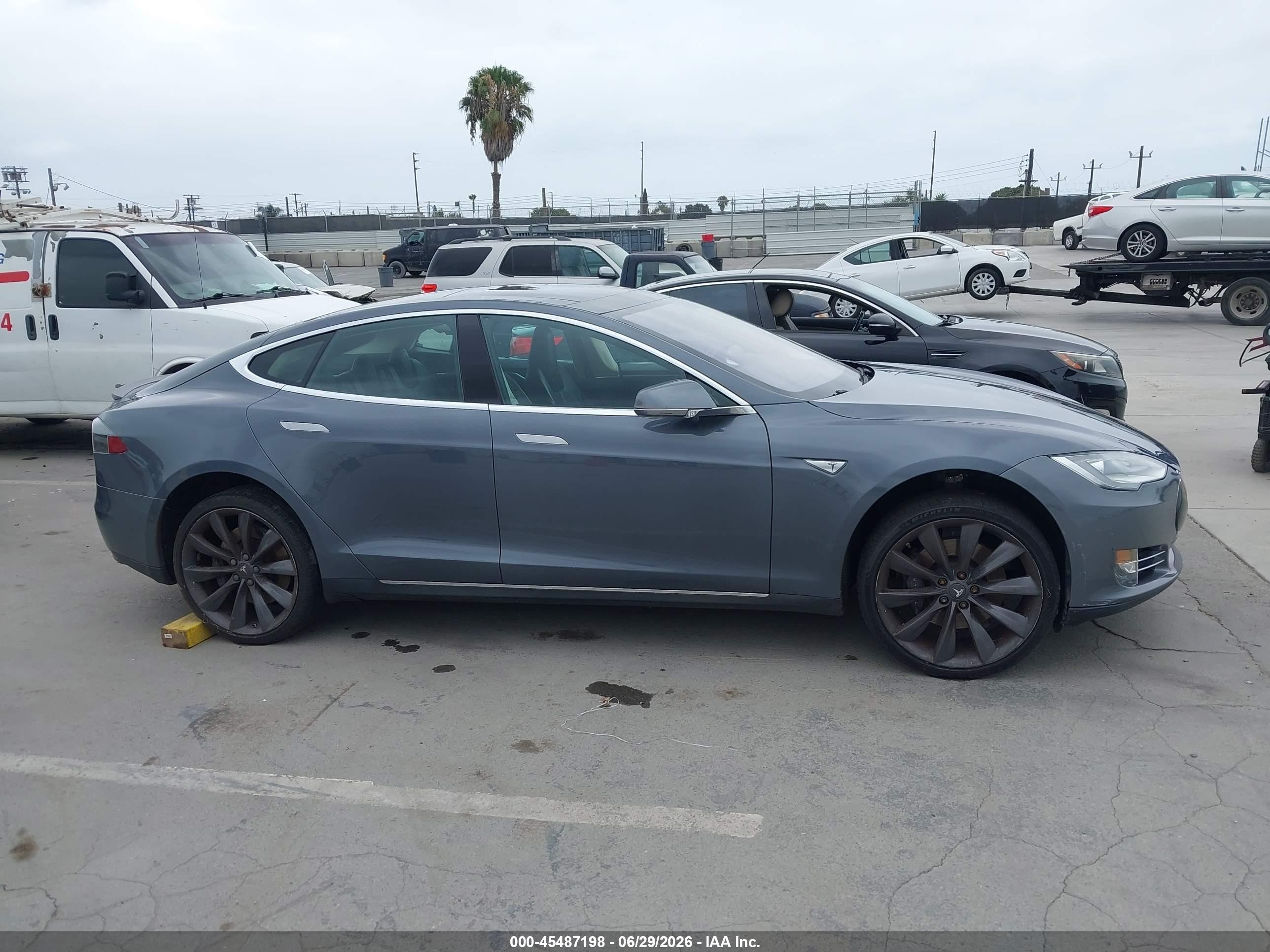 2013 Tesla Model S Performance Gray vin: 5YJSA1CPXDFP17341